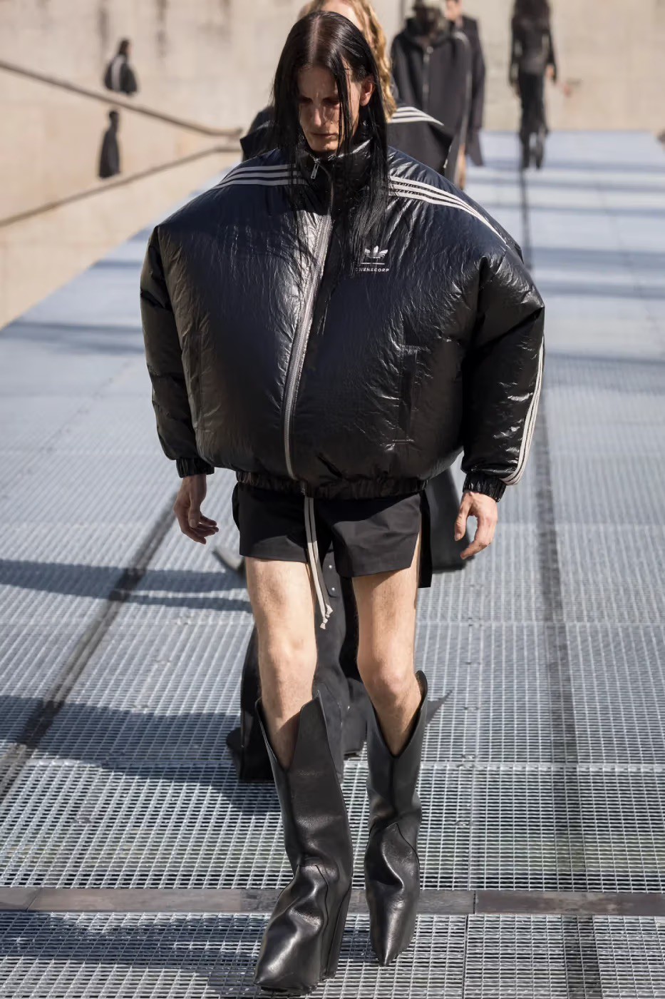 Hinh anh Paris Men's Fashion Week SS27: Thử thách từ thời tiết và những cột mốc chuyển giao 14
