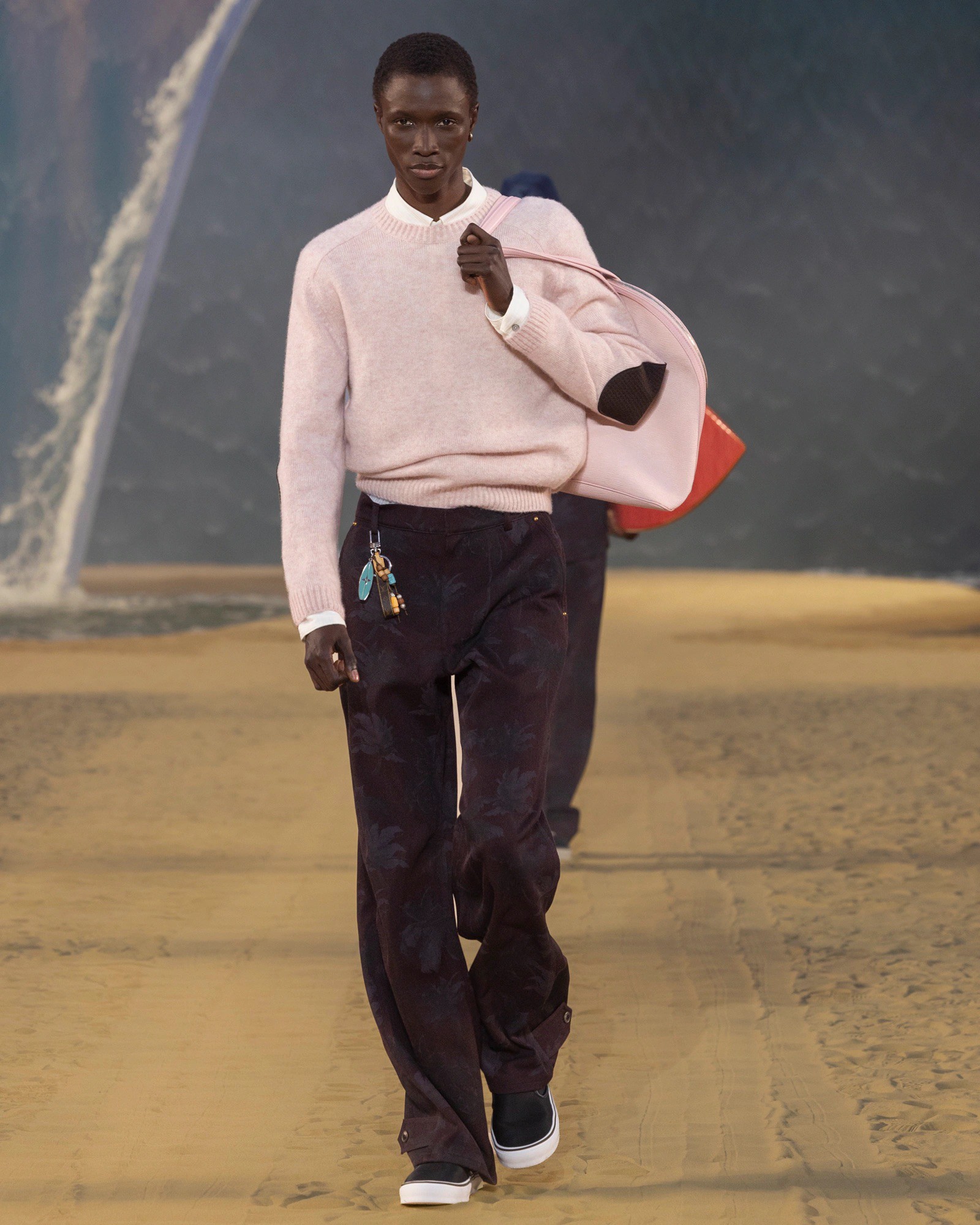 Hinh anh Paris Men's Fashion Week SS27: Thử thách từ thời tiết và những cột mốc chuyển giao 8