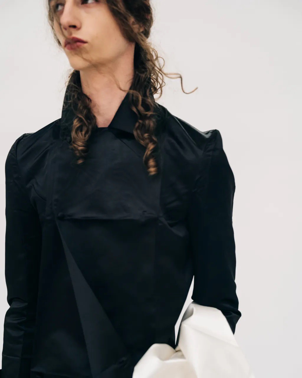 Hinh anh Paris Men's Fashion Week SS27: Thử thách từ thời tiết và những cột mốc chuyển giao 28