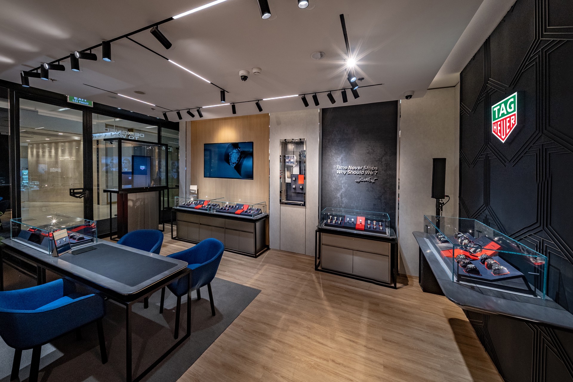 Hinh anh TAG Heuer giới thiệu không gian thương hiệu mới tại Saigon Centre 3