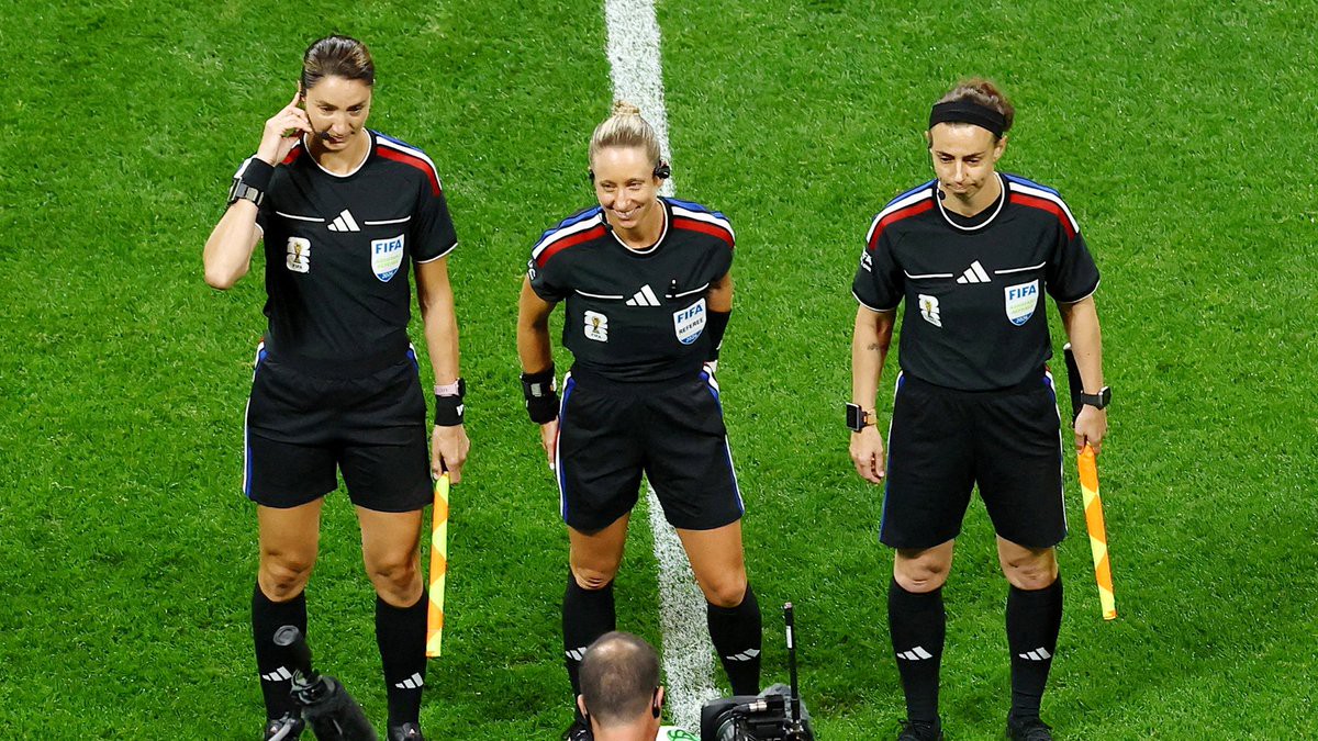 Hinh anh 6 nữ trọng tài trên sân cỏ World Cup 2026 1
