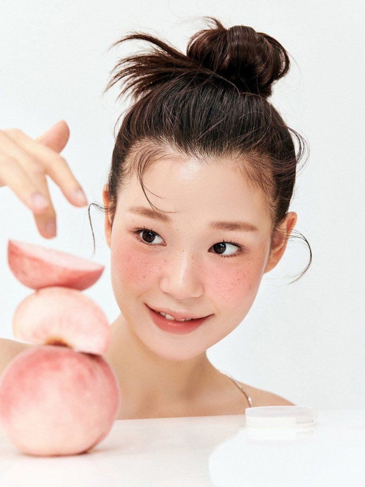 Hinh anh "Thuật giả kim" trong trang điểm hiện đại 5