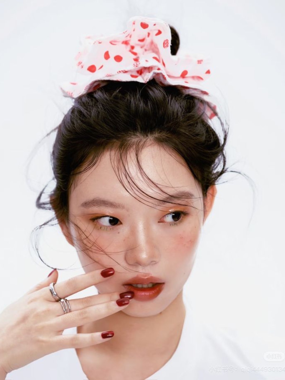 Hinh anh "Thuật giả kim" trong trang điểm hiện đại 3