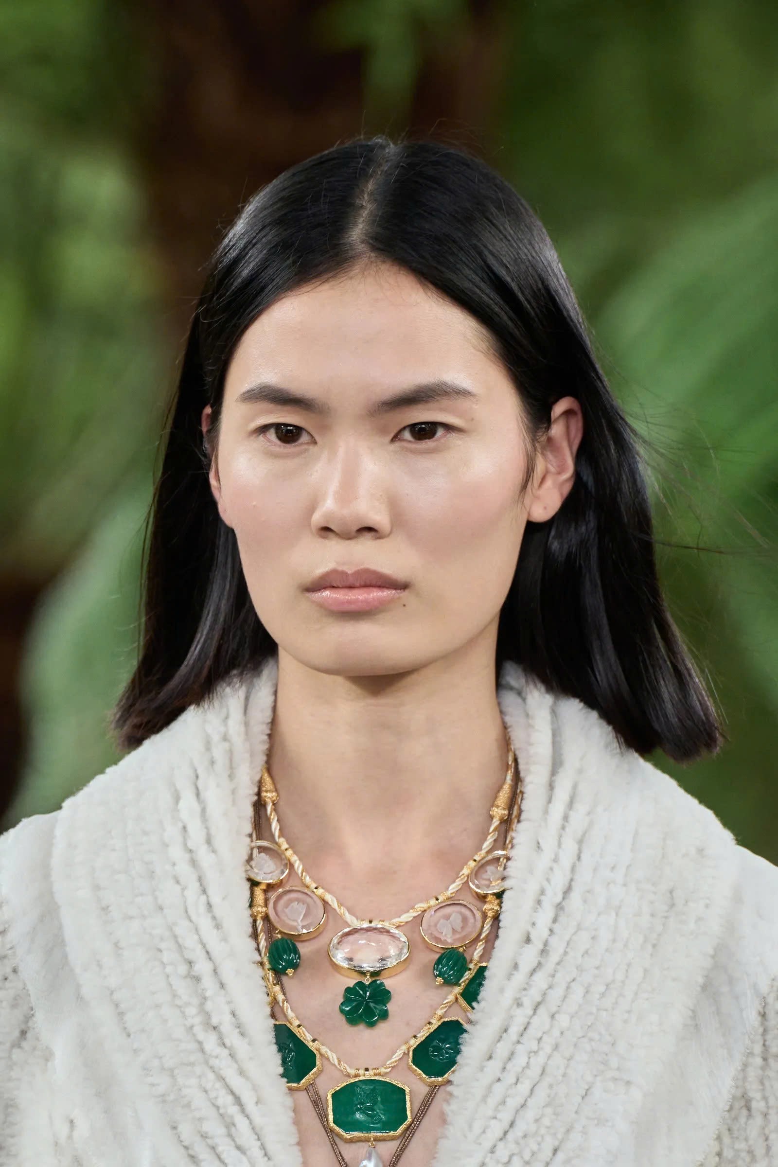 Hinh anh Dior Haute Couture FW26: Ngôn ngữ điêu khắc dưới bóng cây dương xỉ  32