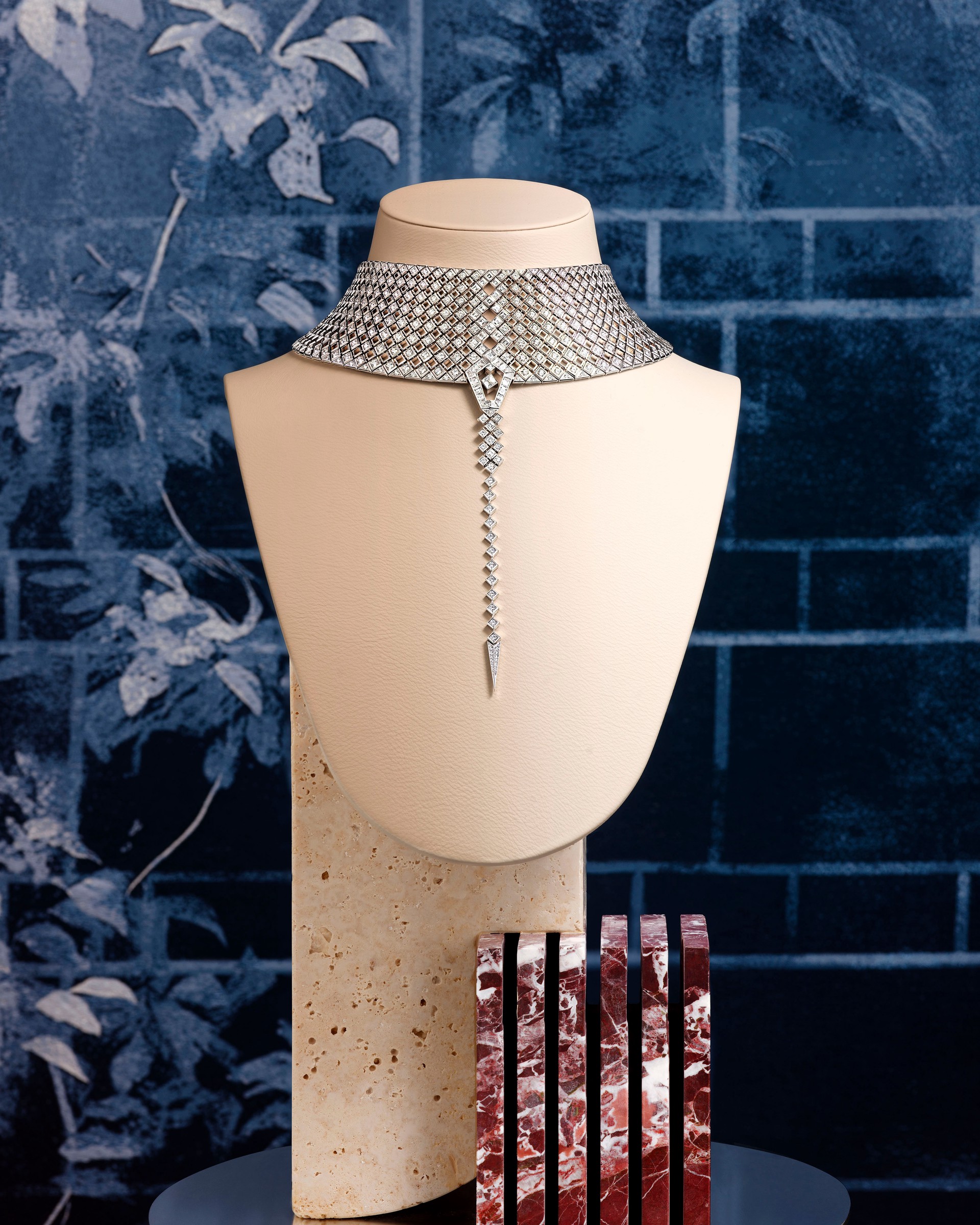 Hinh anh Kỹ nghệ ren Haute Couture hóa hình hài đá quý qua Bvlgari Eclettica 7