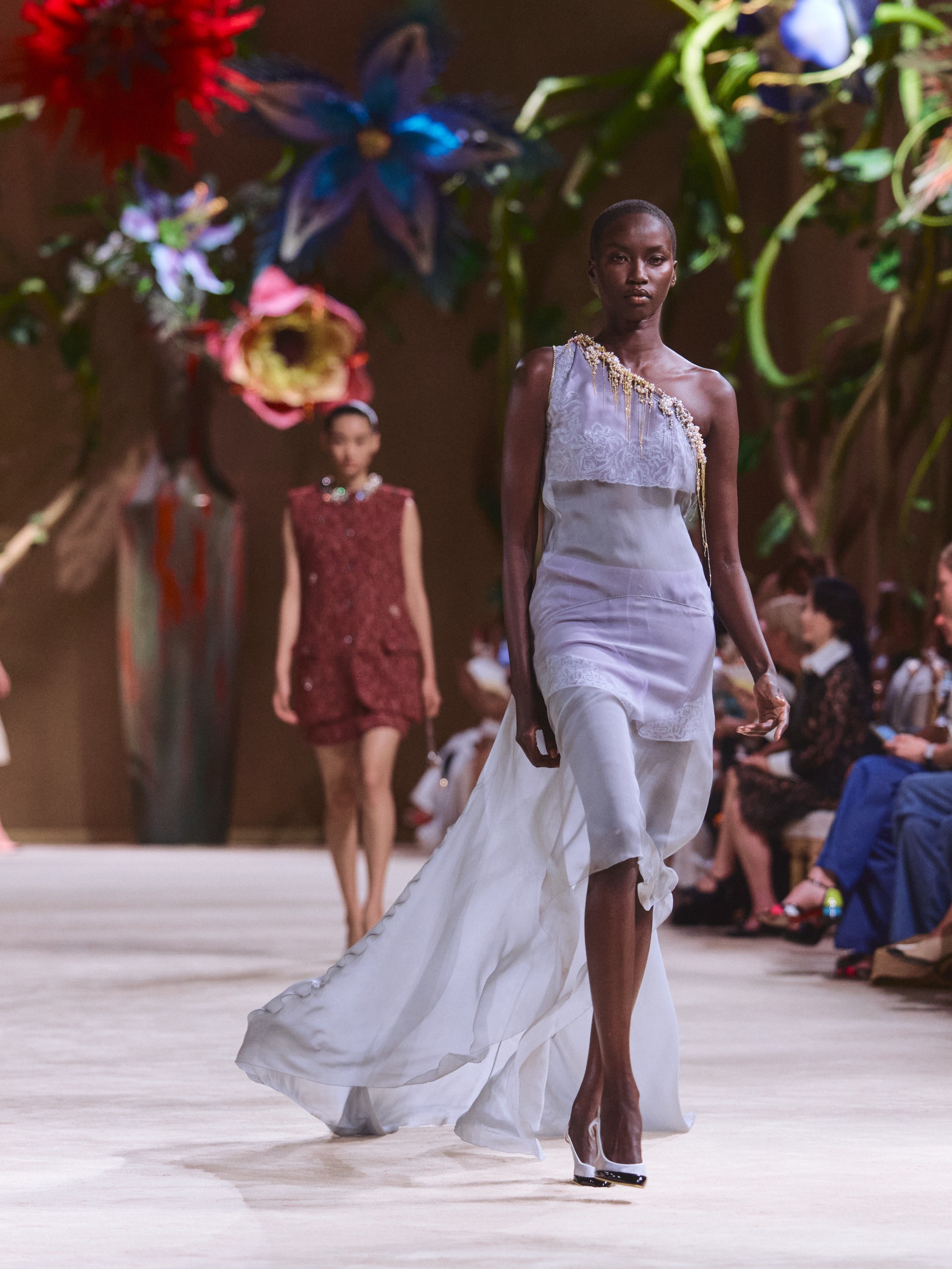 Hinh anh CHANEL Haute Couture Fall/Winter 2026: Phép màu của xưởng may 28