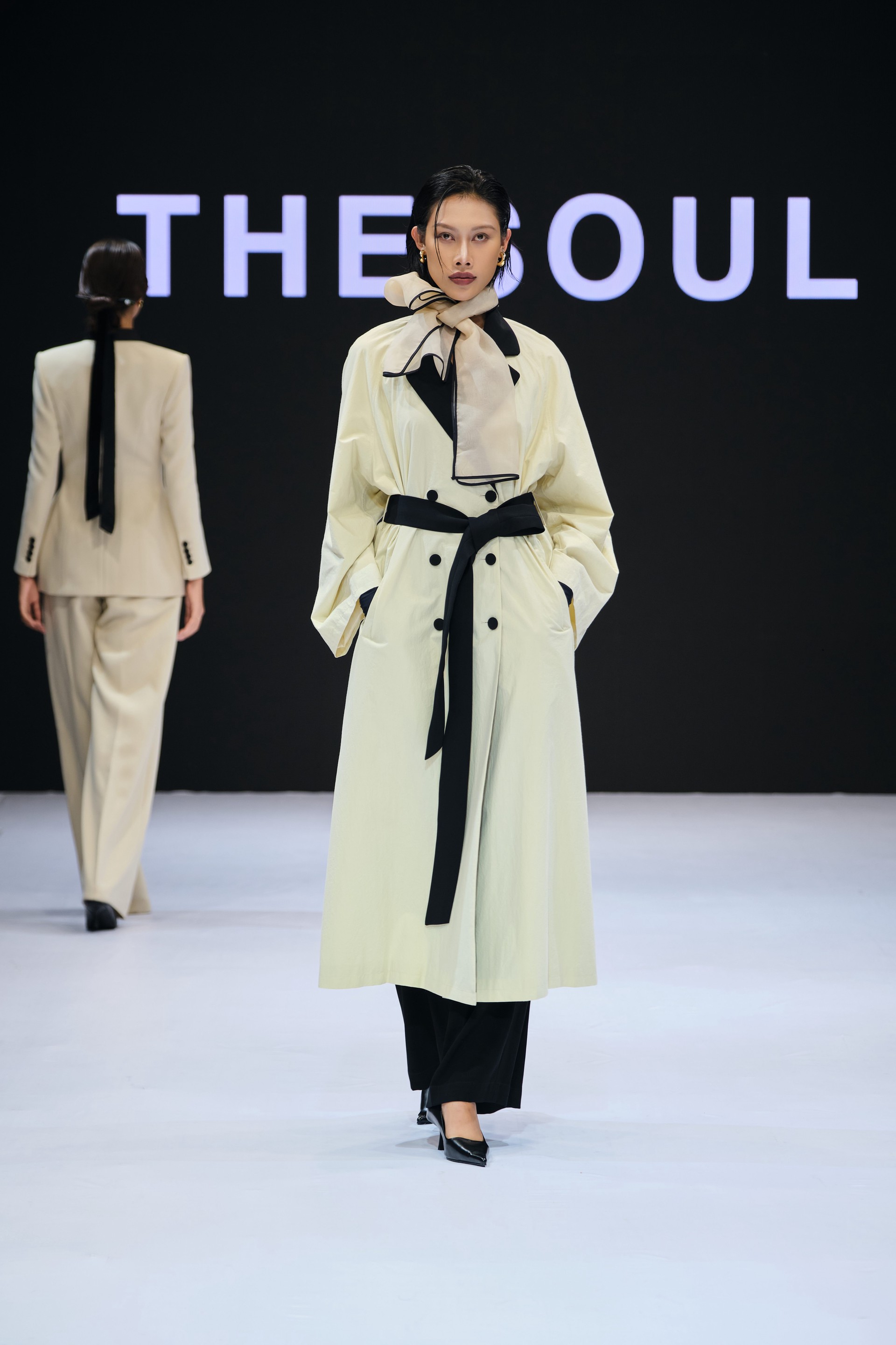 Hinh anh Saigon Fashion Runway powered by Fujifilm Vietnam: The New Neon và hành trình mới của sáng tạo Việt 25