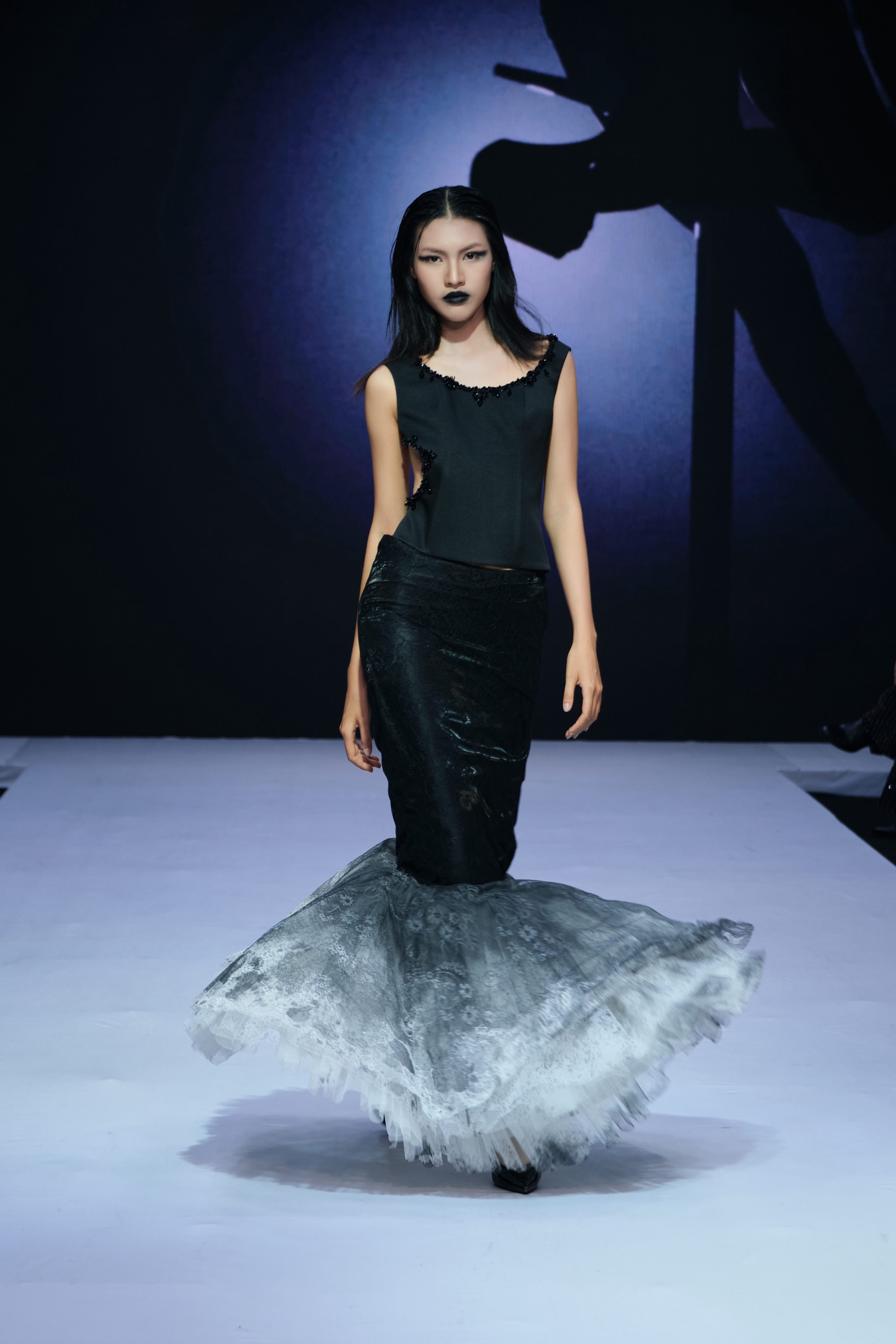 Hinh anh Saigon Fashion Runway powered by Fujifilm Vietnam: The New Neon và hành trình mới của sáng tạo Việt 29