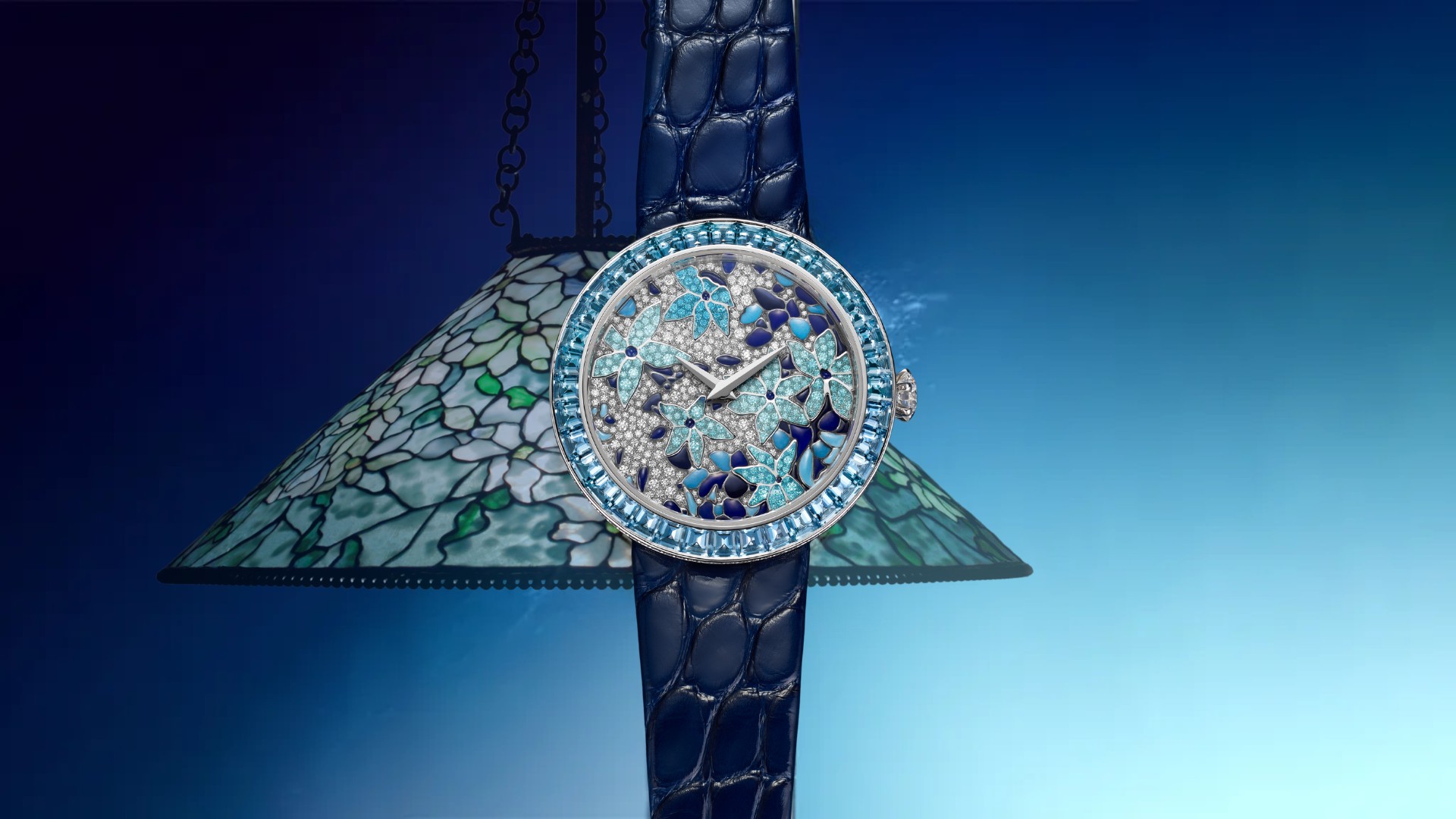 Di sản nở hoa trên mặt số Eternity by Tiffany Enamel Clematis