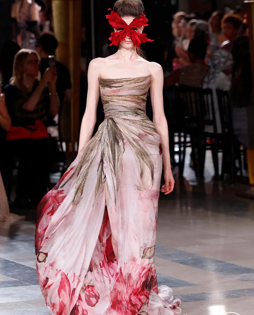 Hinh anh Hình khối, cổ tích có lẽ là xu hướng định hình Haute Couture Fall 2026 14