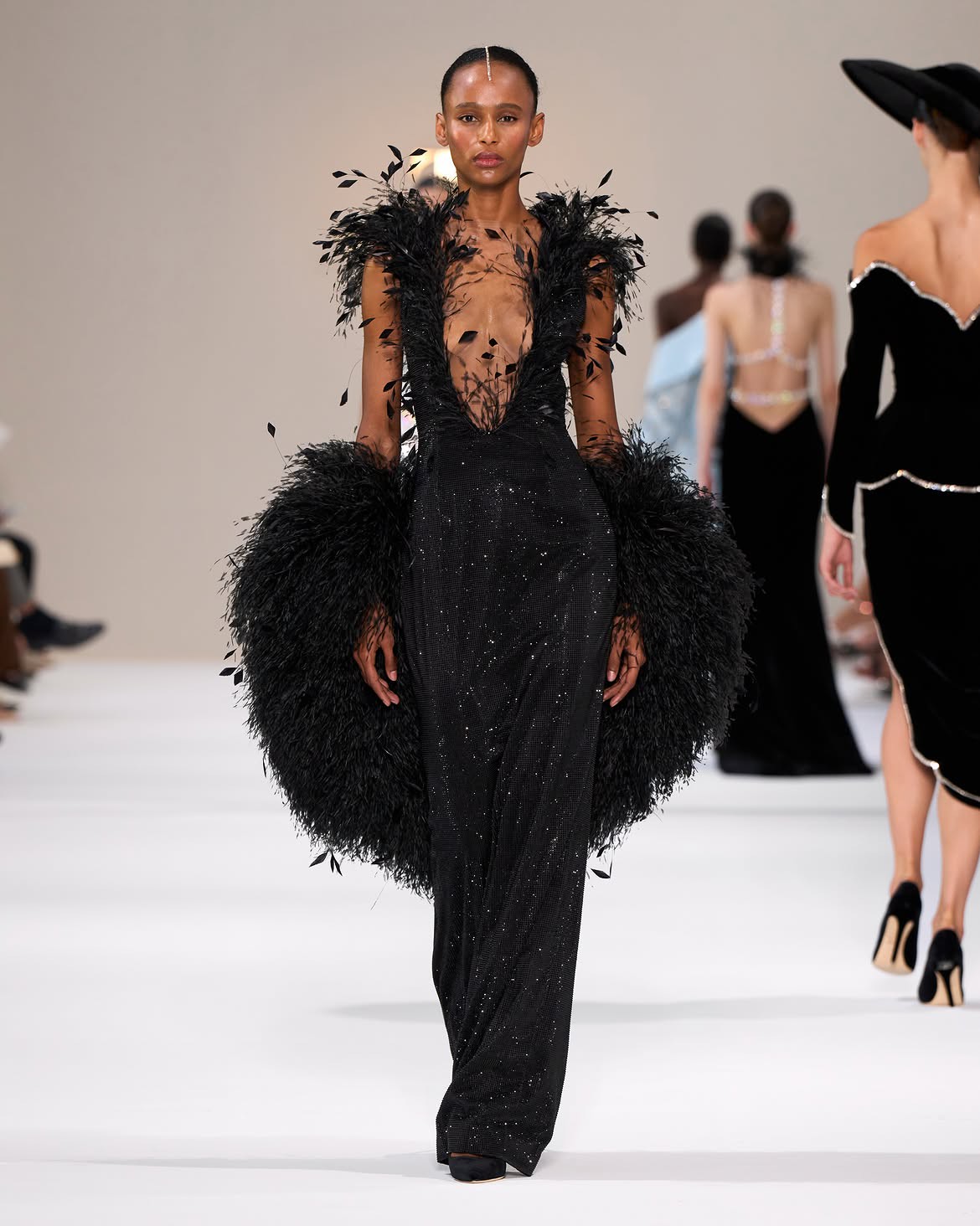 Hinh anh Hình khối, cổ tích có lẽ là xu hướng định hình Haute Couture Fall 2026 16