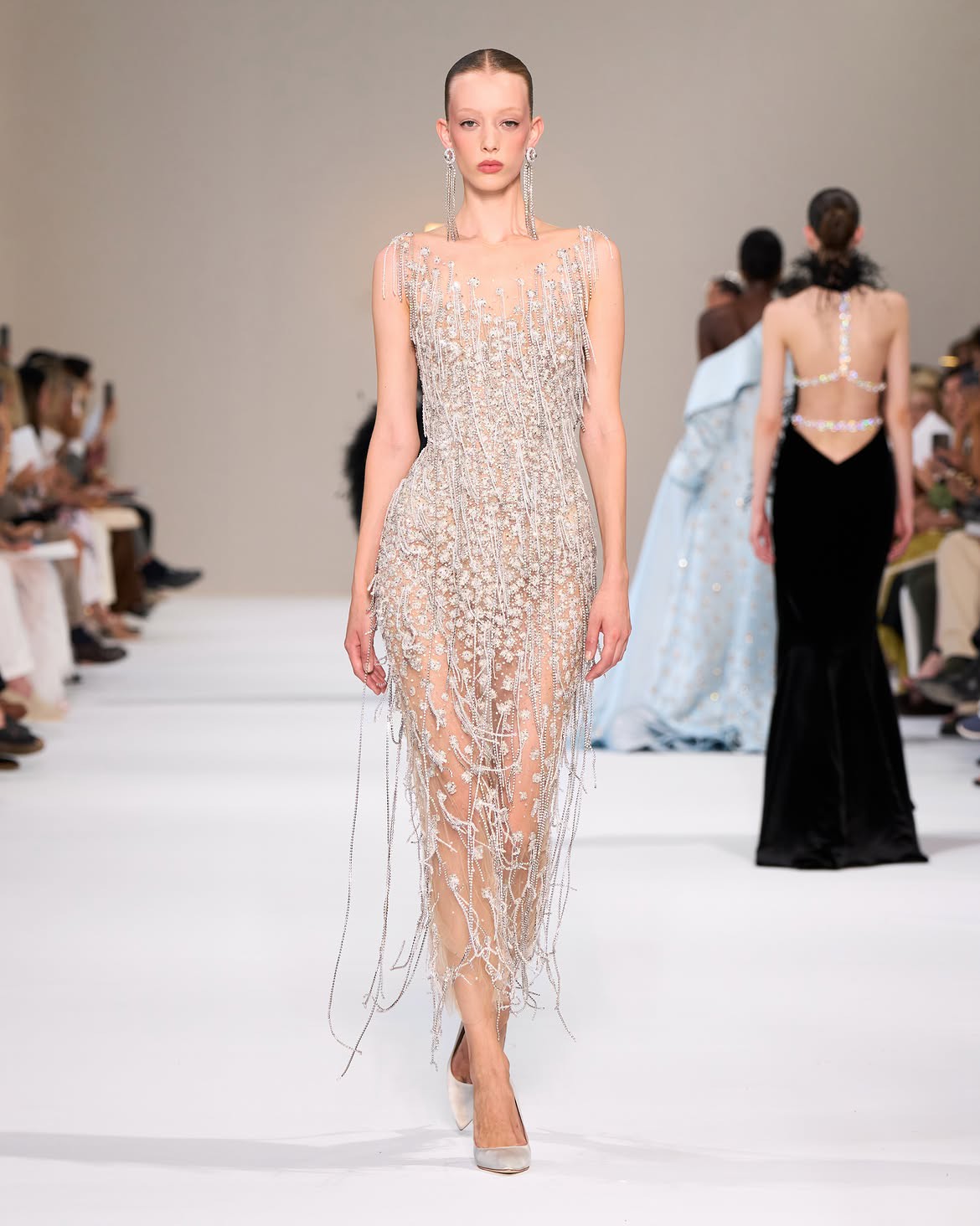 Hinh anh Hình khối, cổ tích có lẽ là xu hướng định hình Haute Couture Fall 2026 18