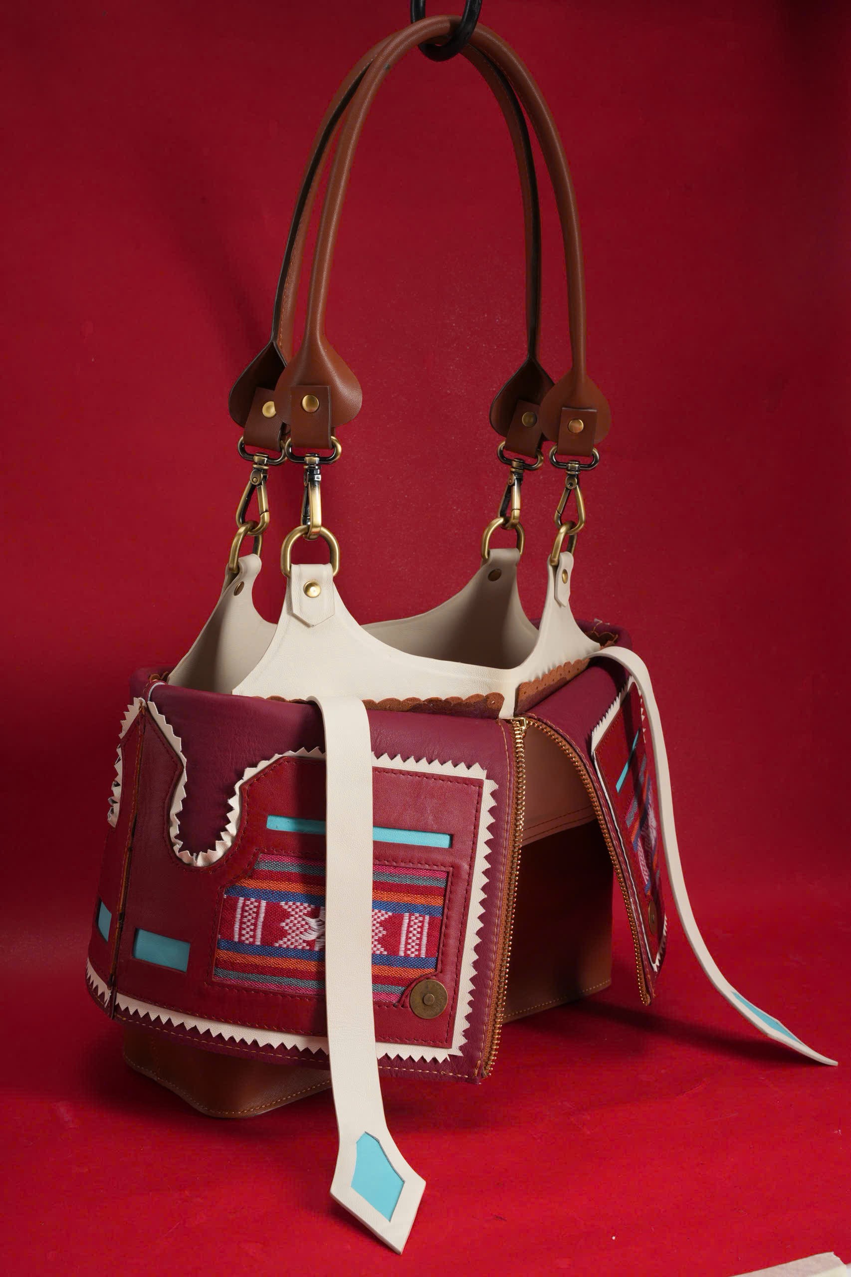 Hinh anh Real Leather. Stay Different.: Thế hệ nhà thiết kế trẻ viết tiếp câu chuyện của da thật 7
