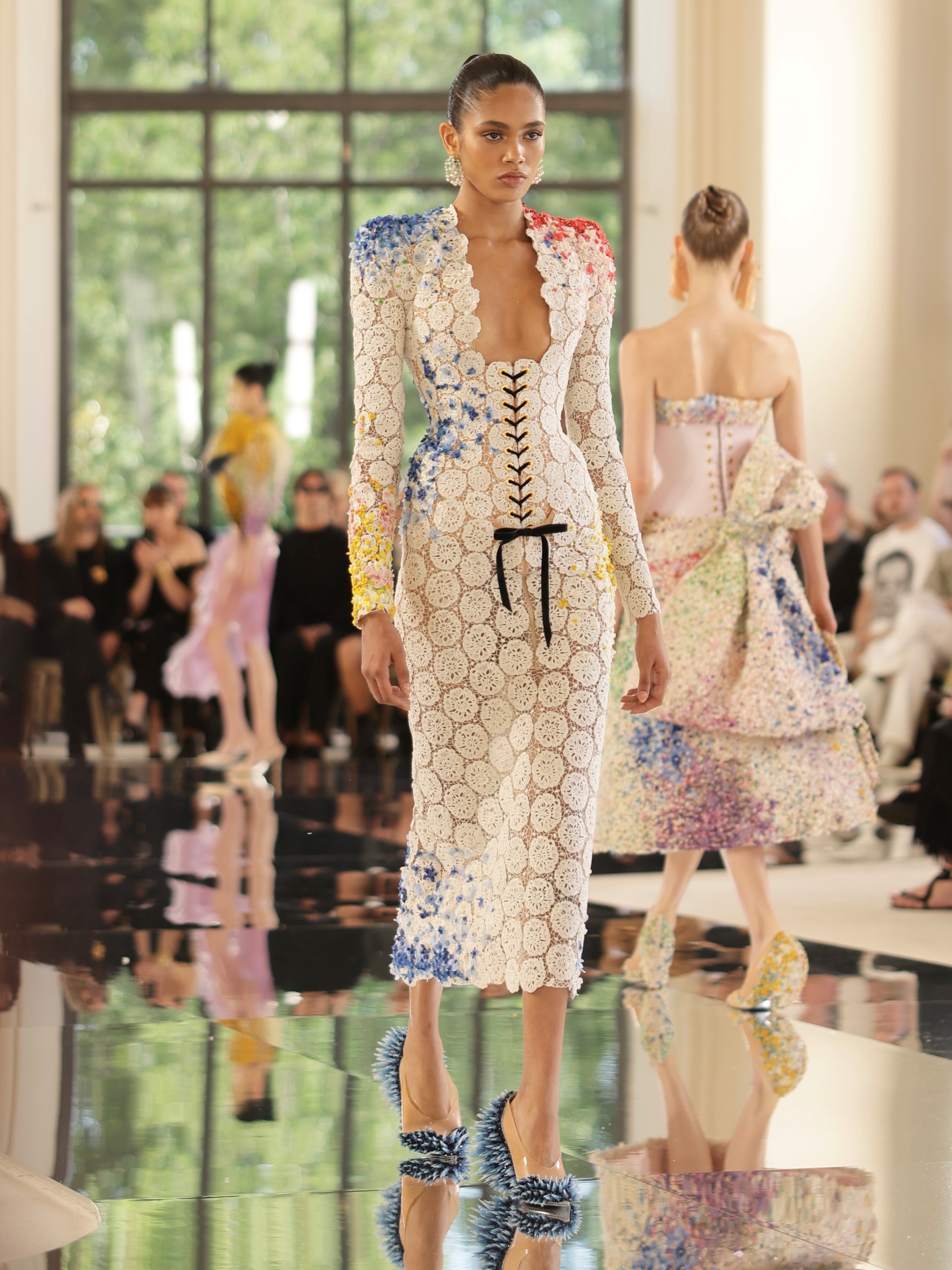 Hinh anh Tiếng gọi hư vô trên sàn diễn Schiaparelli Haute Couture Thu Đông 2026 15