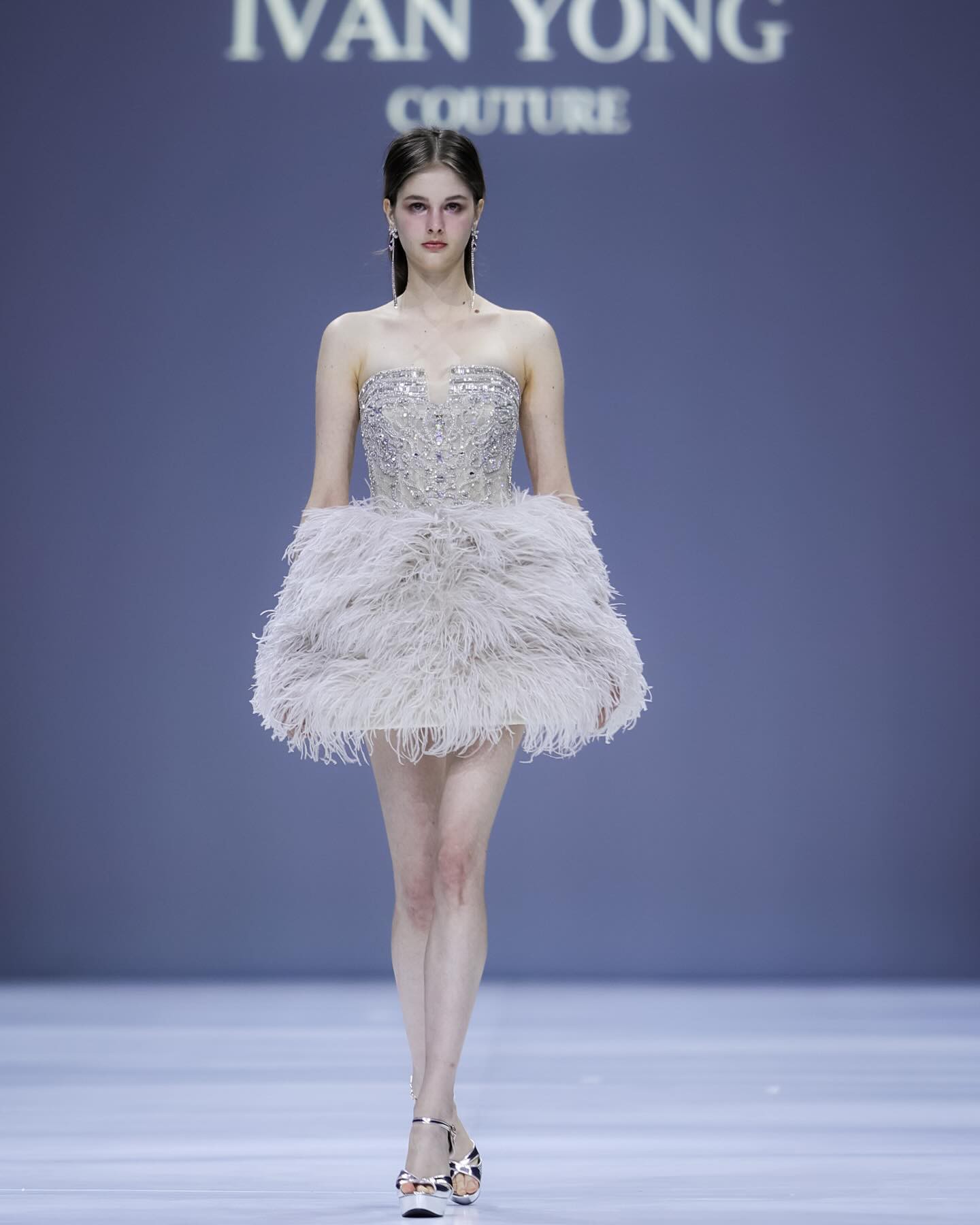 Hinh anh Khi sân khấu K-pop “hóa” sàn diễn runway 45