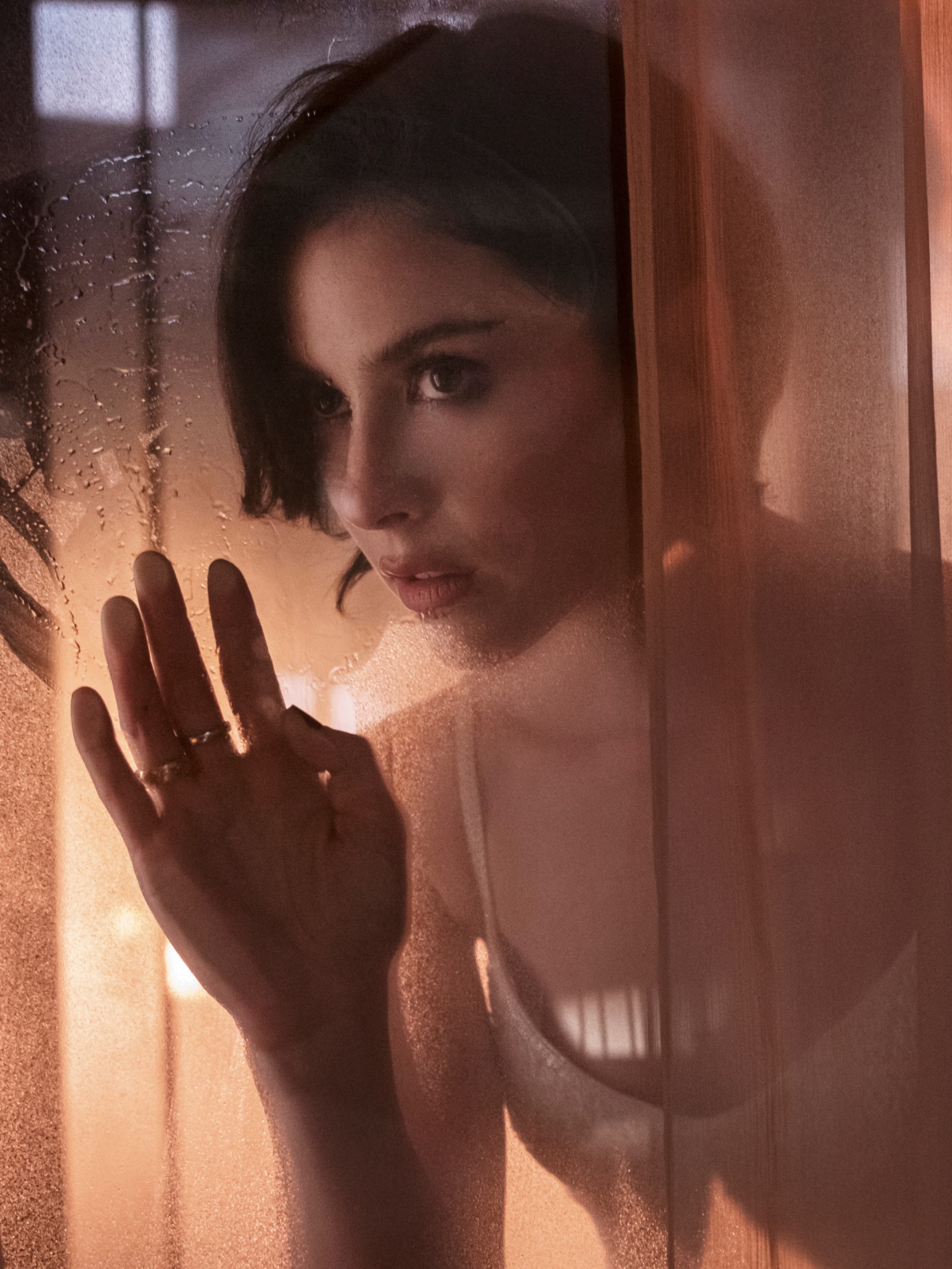 Hinh anh Gracie Abrams đánh thức màn đêm Paris cùng COCO MADEMOISELLE CRUSH ABSOLU 4