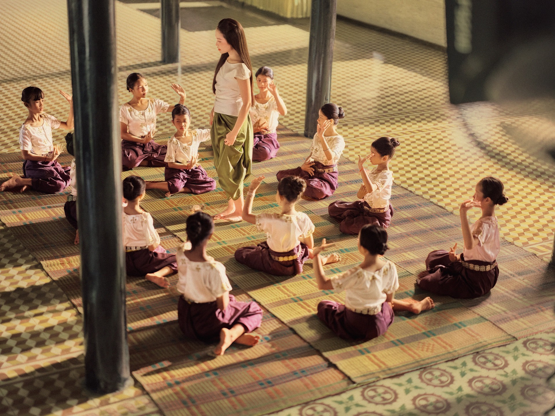 Hinh anh “Đây là lần đầu tiên trong hành trình nghệ thuật của mình, Chi đưa tình yêu đôi lứa trở thành một phần quan trọng trong câu chuyện âm nhạc. Khi trưởng thành hơn, Chi nhận ra tình yêu không chỉ là những rung động nhất thời mà còn là sự thấu hiểu, đồng hành và những điều mình sẵn sàng làm cho ‘người thương’”. 3