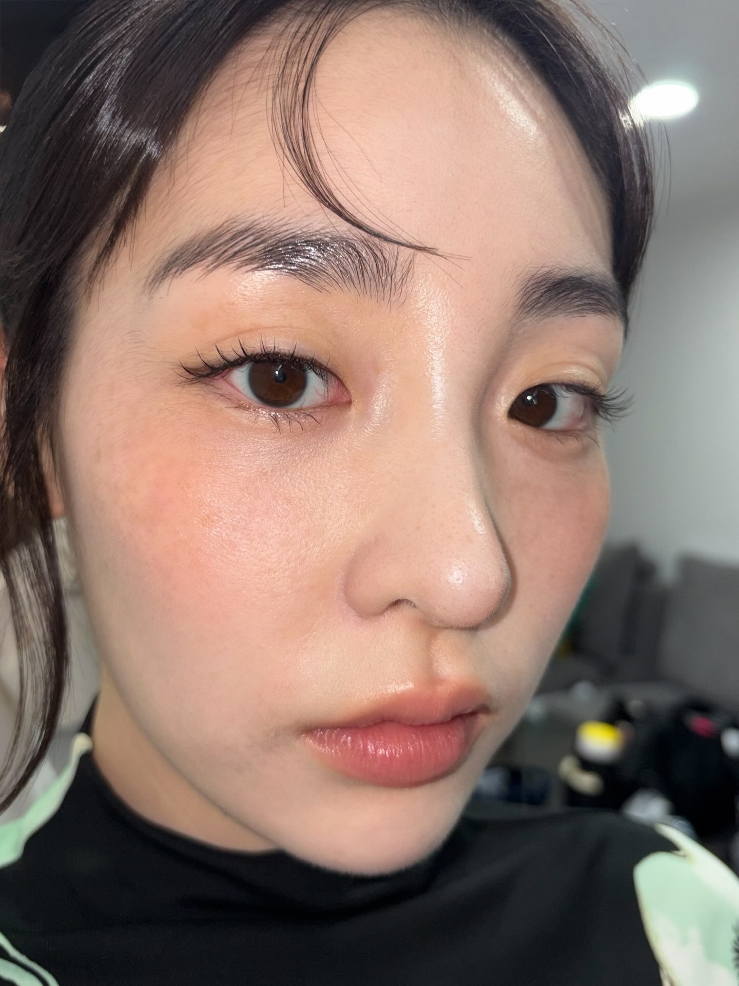 Hinh anh Anti-blush: Xu hướng phấn má “không màu” 10