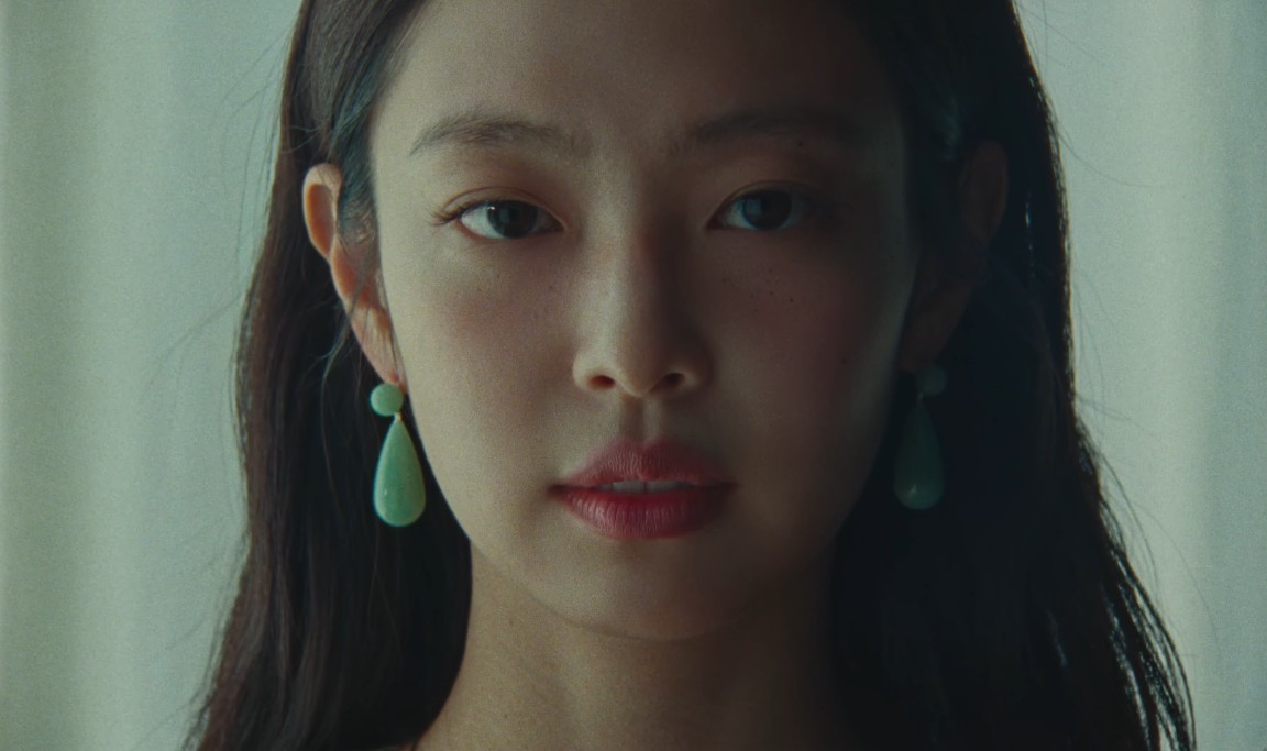 Hinh anh Bản phối mùa hè mộng mơ của Jennie trong bản tình ca Less than a Lover 4