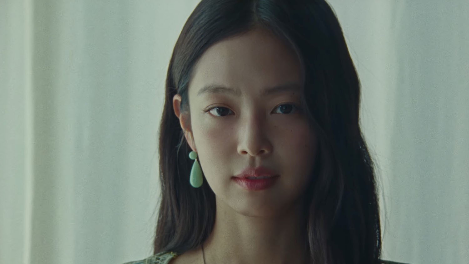 Hinh anh “Less Than A Lover” và chương mới của Jennie (BLACKPINK) 3