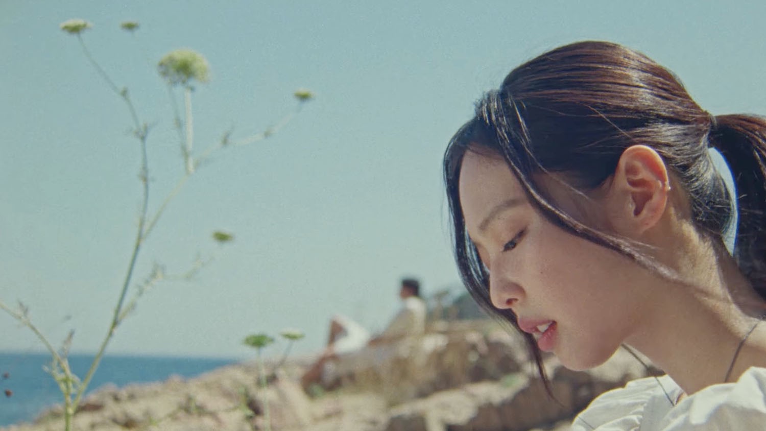 Hinh anh “Less Than A Lover” và chương mới của Jennie (BLACKPINK) 2