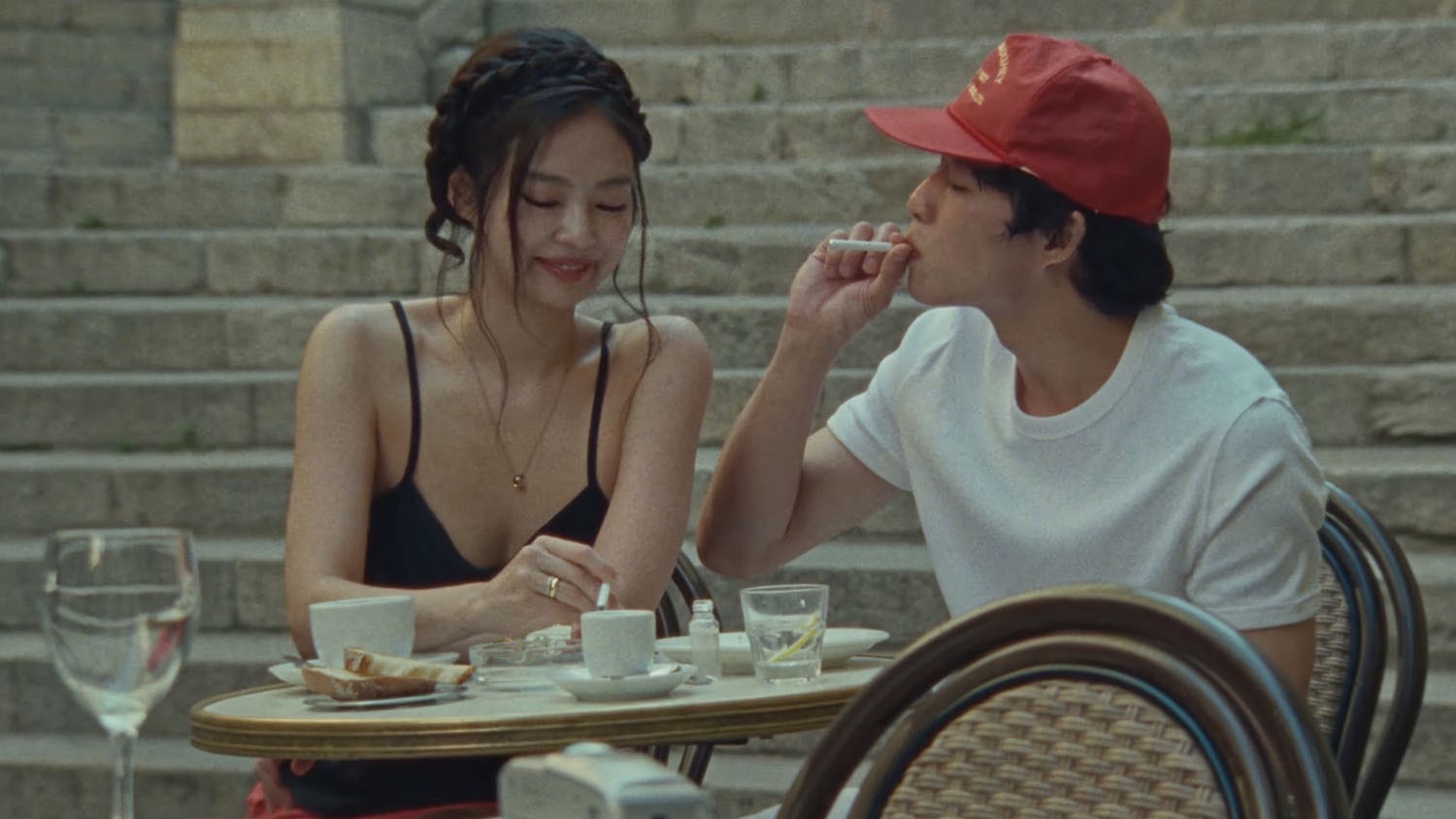 Hinh anh “Less Than A Lover” và chương mới của Jennie (BLACKPINK) 4