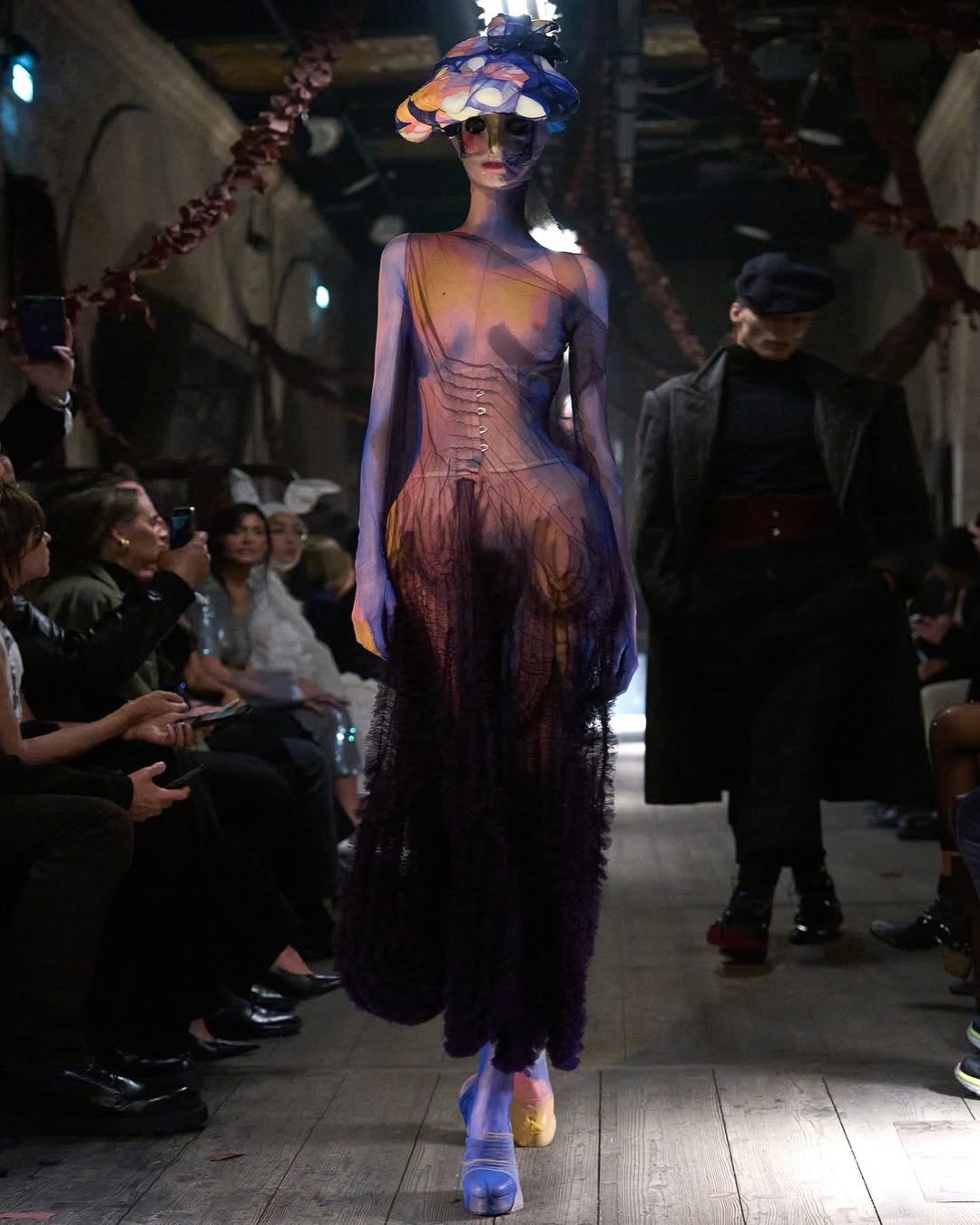Hinh anh Met Gala 2027 sẽ kể điều gì về John Galliano?  16