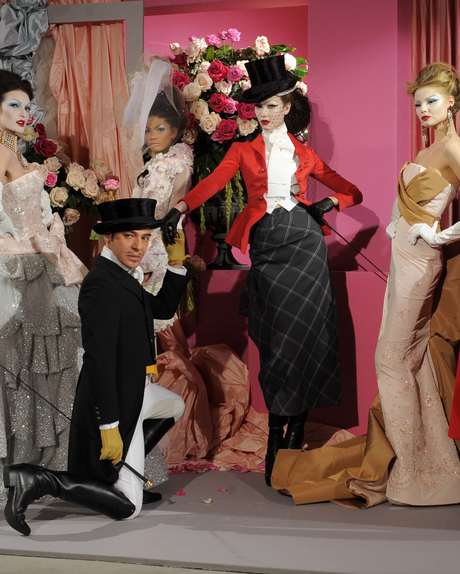 Hinh anh Met Gala 2027 sẽ kể điều gì về John Galliano?  7