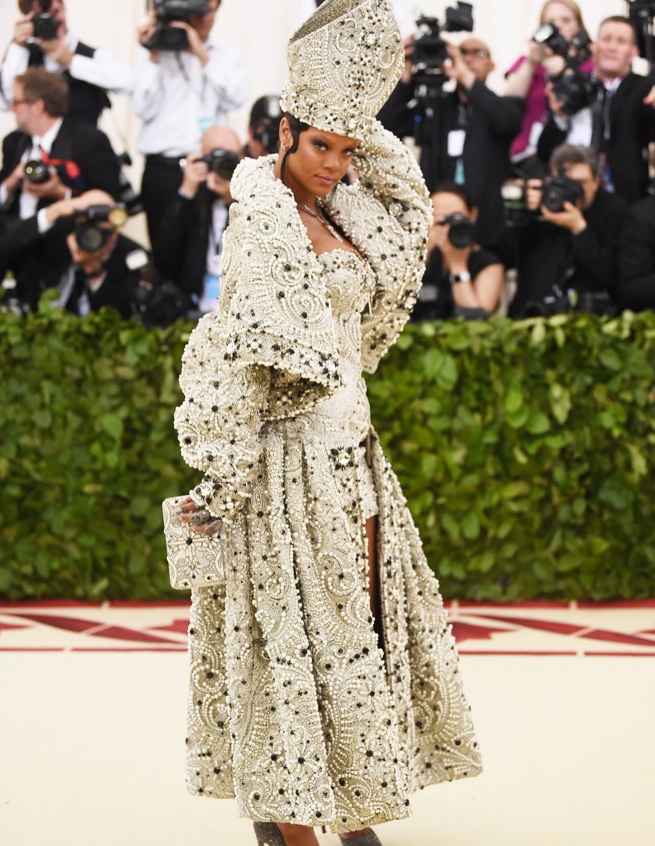 Hinh anh Met Gala 2027 sẽ kể điều gì về John Galliano?  23