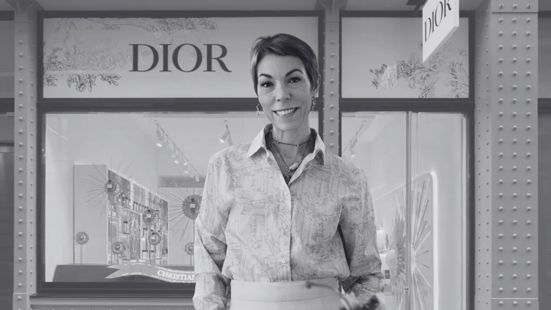 Giám đốc Quan hệ Công chúng của Dior đột ngột qua đời ở tuổi 57