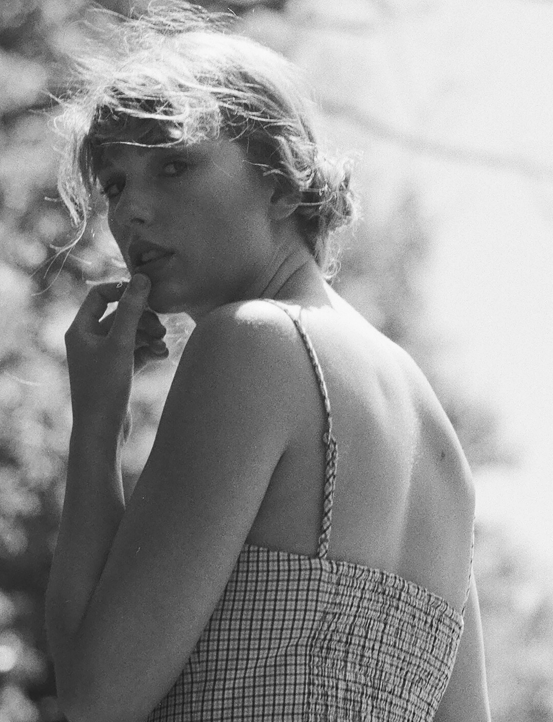 Hinh anh The August Theory, một tháng 8 của Taylor Swift - Tháng 8 lại sang, tình xưa thêm 'võ vàng' 3