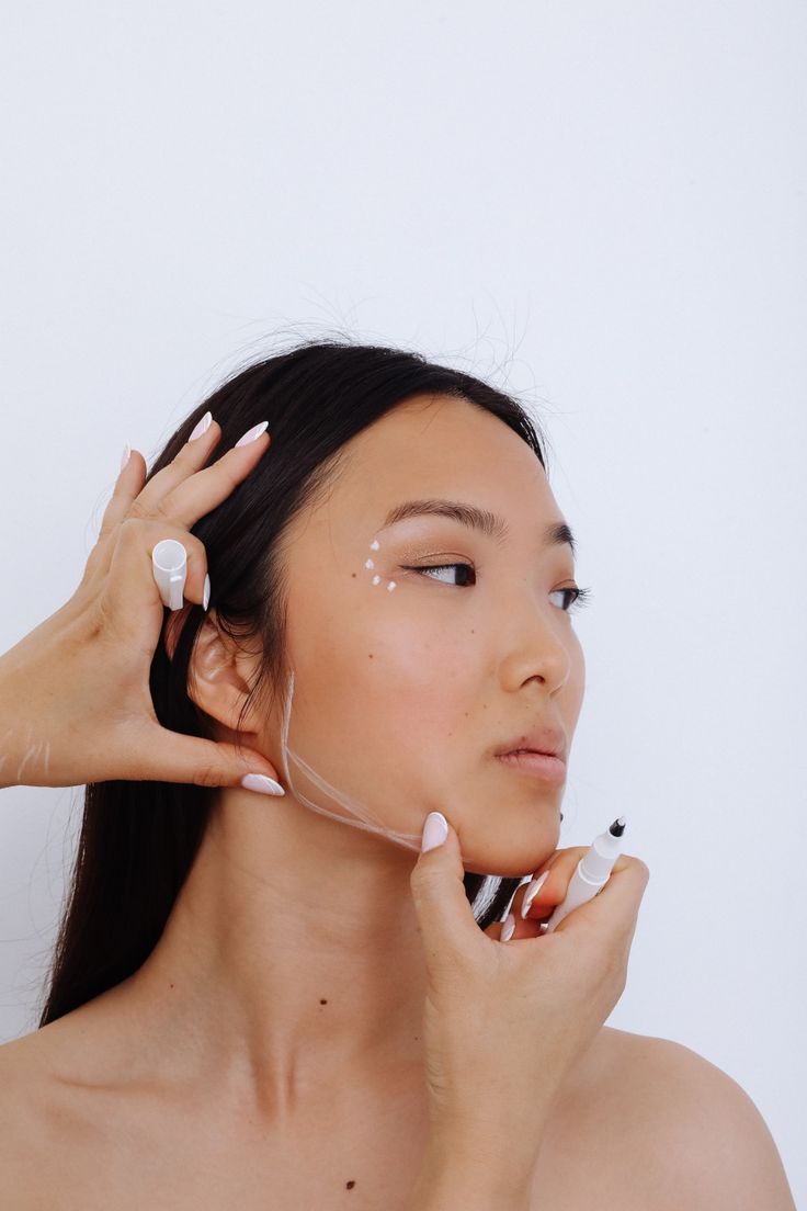 Hinh anh Những “người thợ dệt cảm xúc” và giới hạn của làm đẹp 4