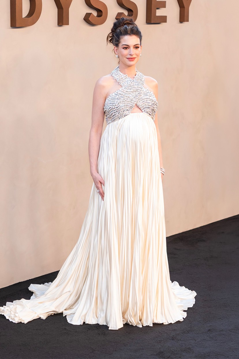 Hinh anh Một mùa hè high fashion của “mẹ bầu” Anne Hathaway 11
