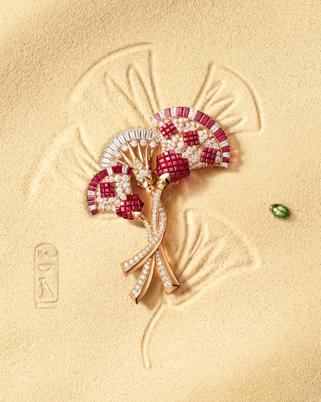 Hinh anh Van Cleef & Arpels tái hiện vẻ đẹp Ai Cập cổ đại qua ngôn ngữ đá quý 6