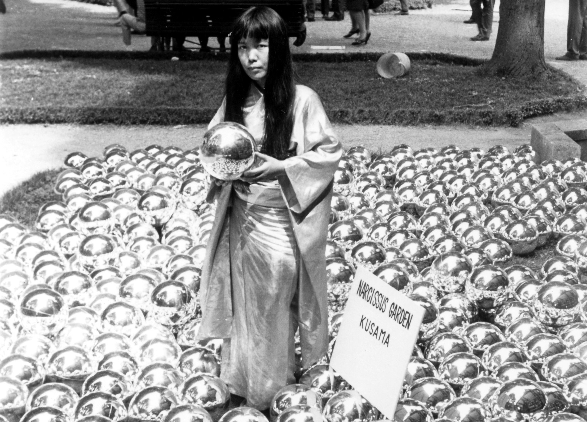 Hinh anh Yayoi Kusama qua đời ở tuổi 97 3