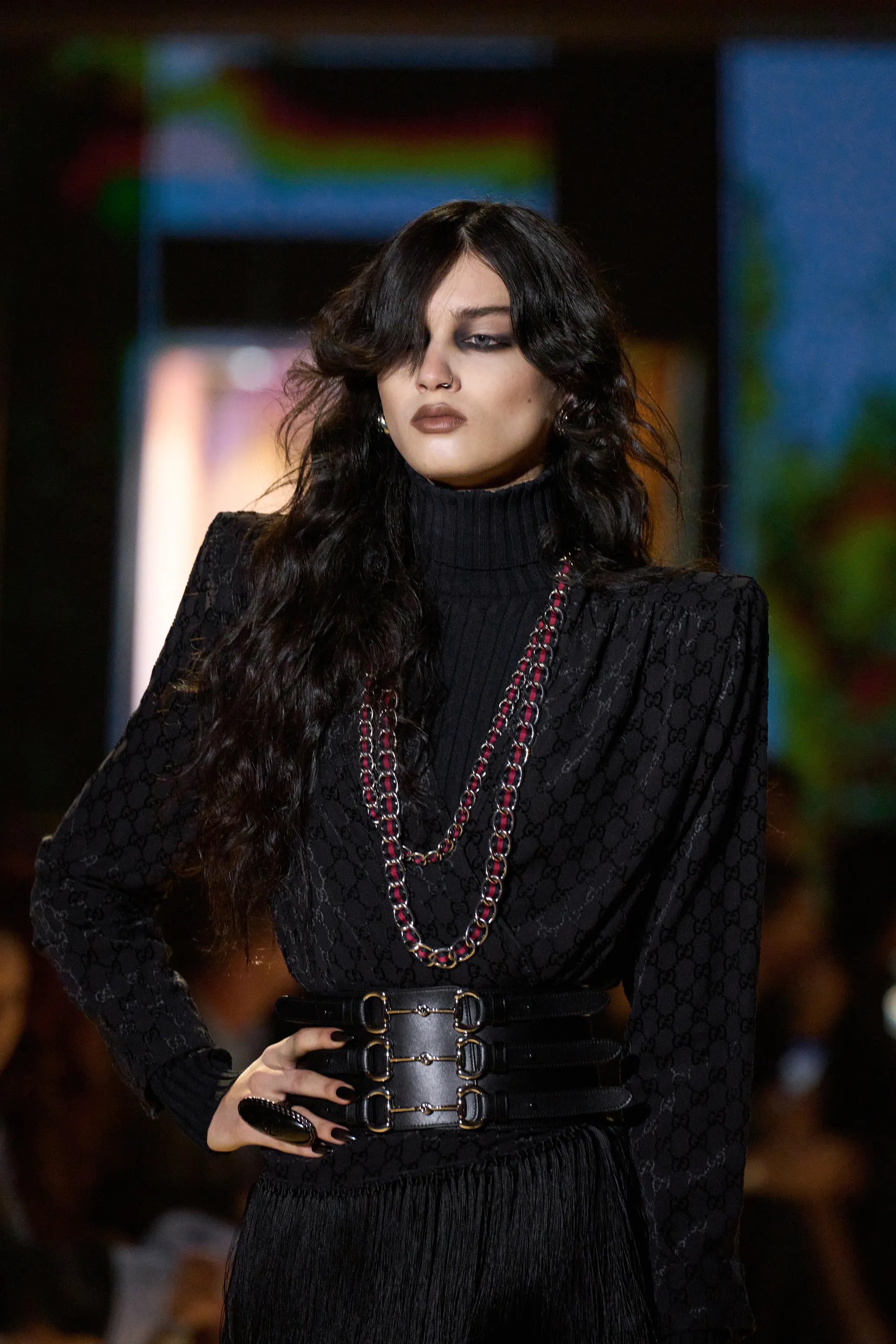 Hinh anh Bức tranh phụ Kiện Milan Fashion Week SS27: Đại tiệc của màu sắc, hào nhoáng và sự bất tuân 18