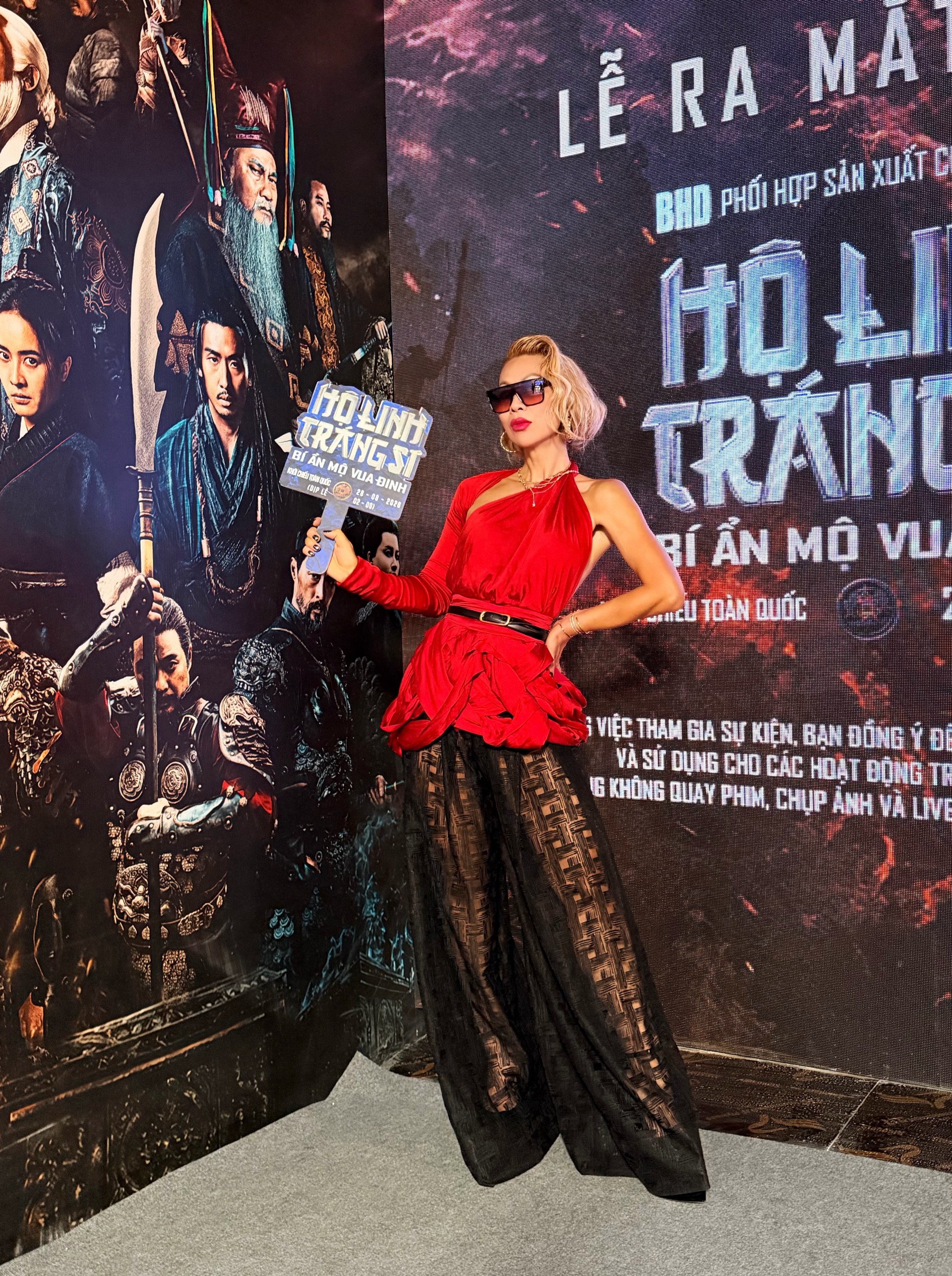 Hinh anh Fashion/Costume Designer Bao TranChi - Những câu chuyện sau lớp áo của Hộ Linh Tráng Sĩ  2