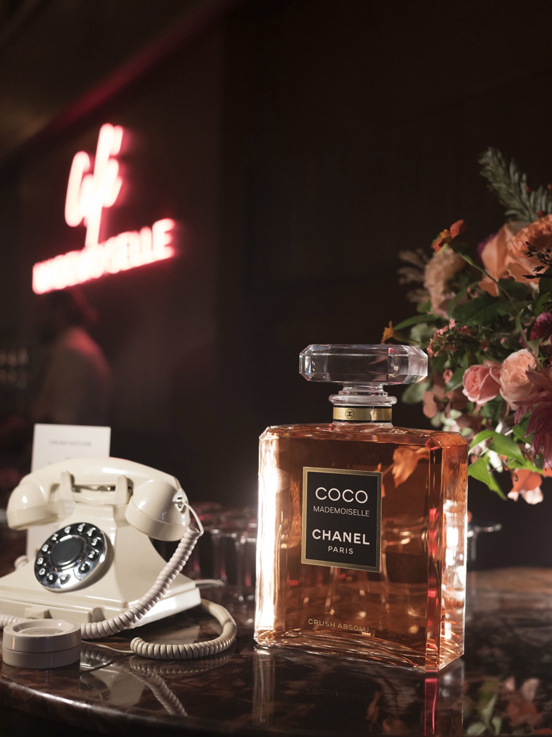 Hinh anh Cơn say CHANEL Coco Mademoiselle Crush Absolu giữa lòng Paris cổ kính 13