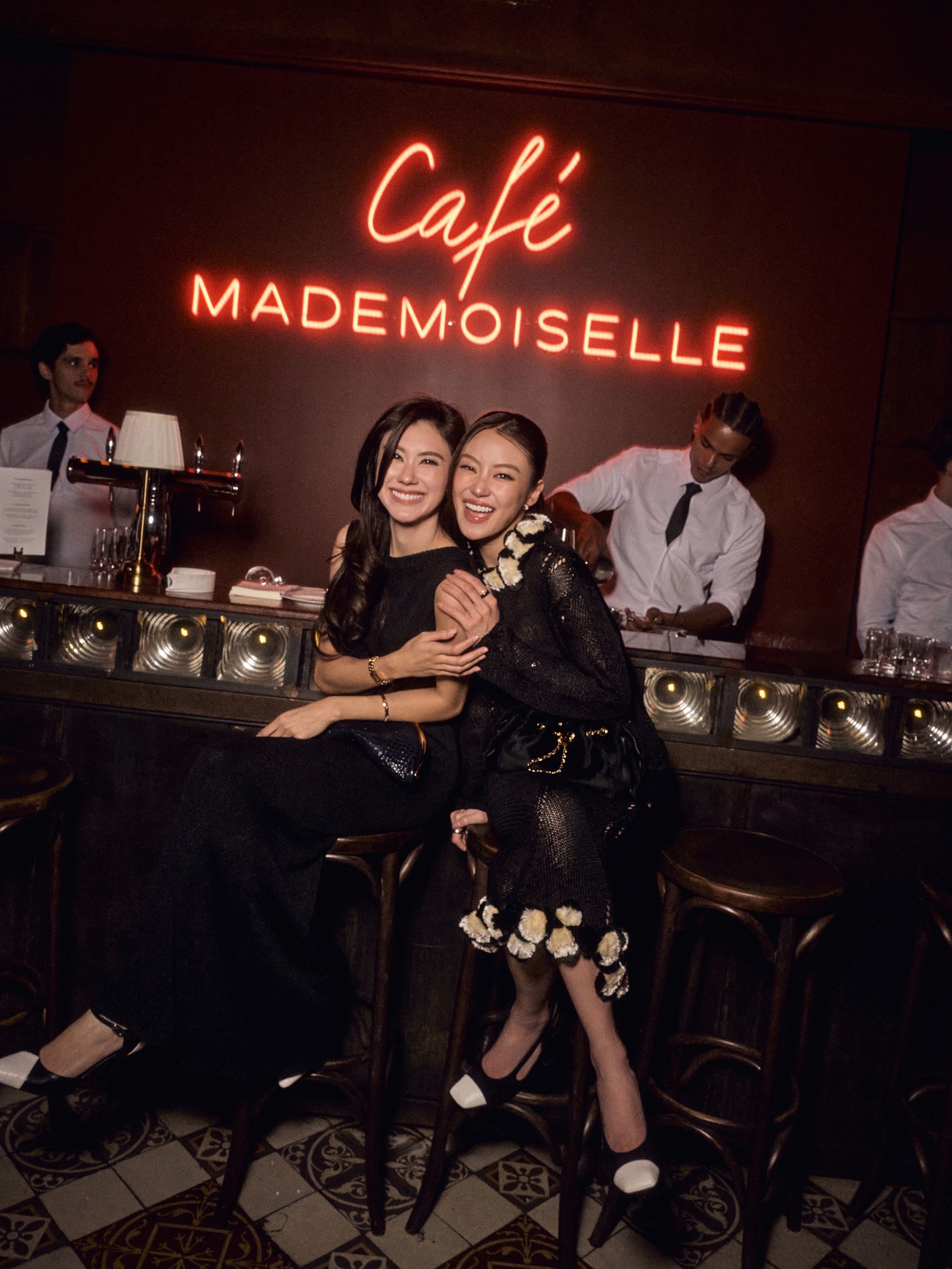 Hinh anh Cơn say CHANEL Coco Mademoiselle Crush Absolu giữa lòng Paris cổ kính 8