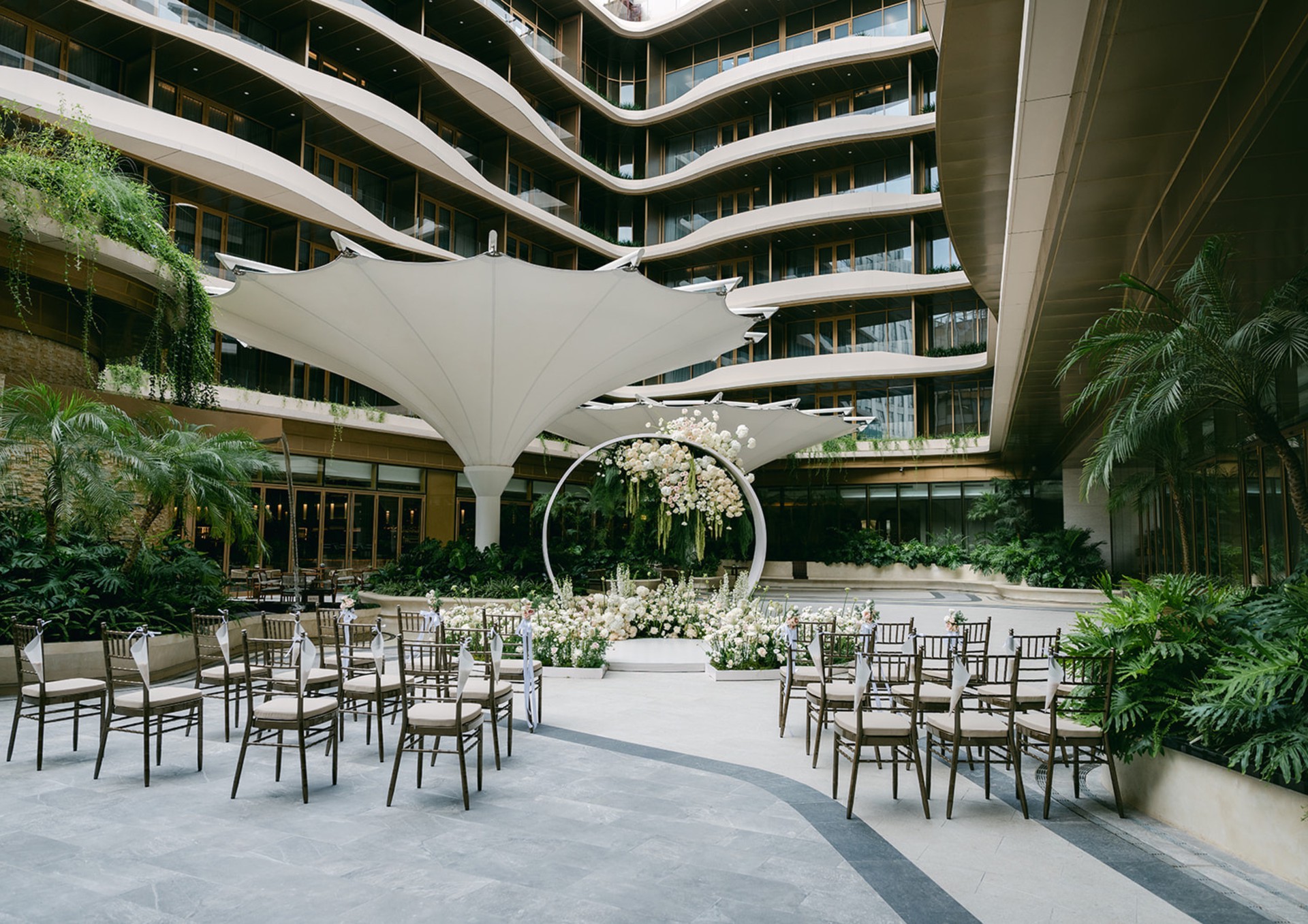 Hinh anh Fairmont Hanoi: Nơi gửi gắm câu chuyện tình yêu giữa lòng Thủ đô 2