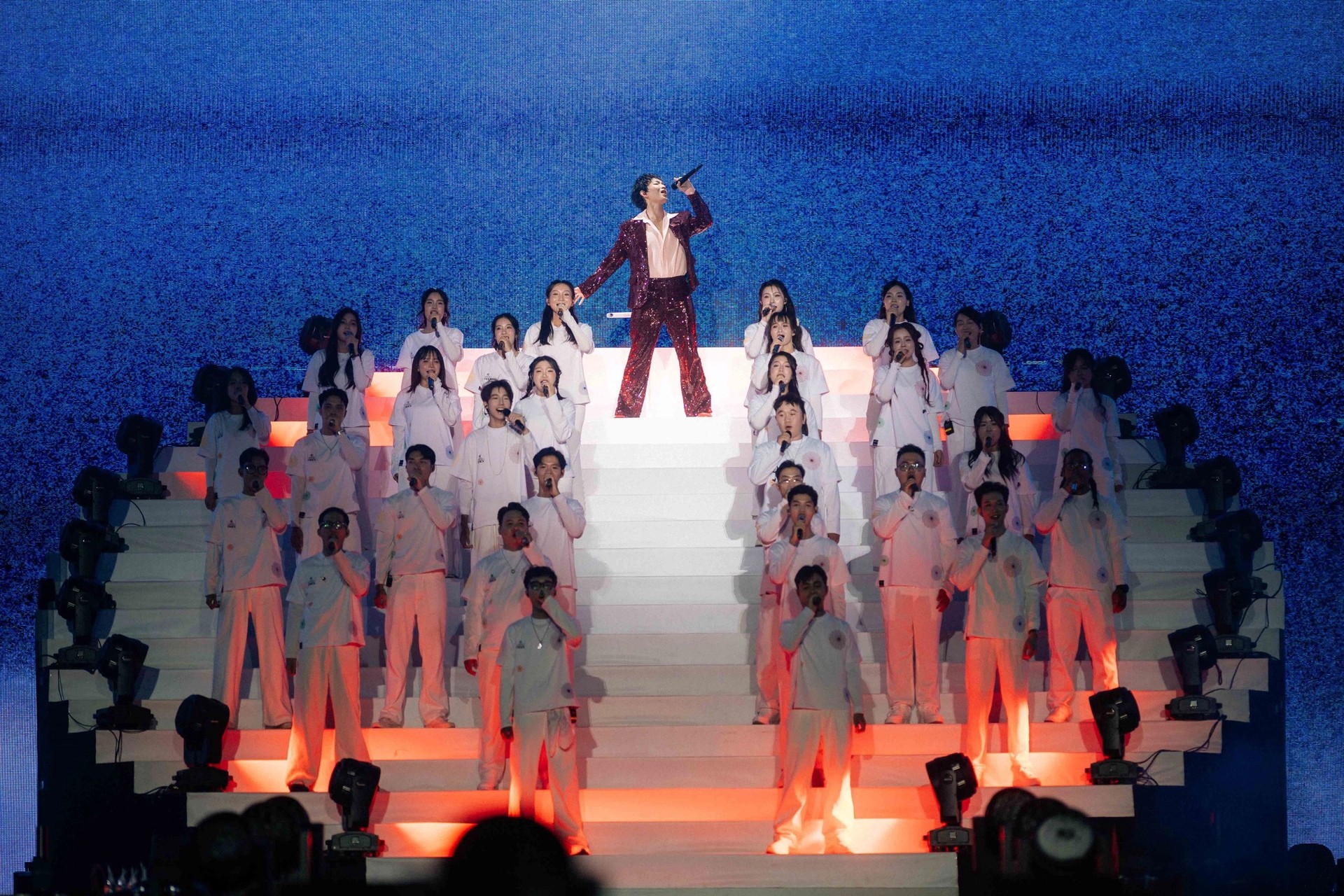 Hinh anh Xoay Tròn concert: Hoàng Dũng thăng hoa cùng sự đồng hành của “Bạn Nhạc” 1
