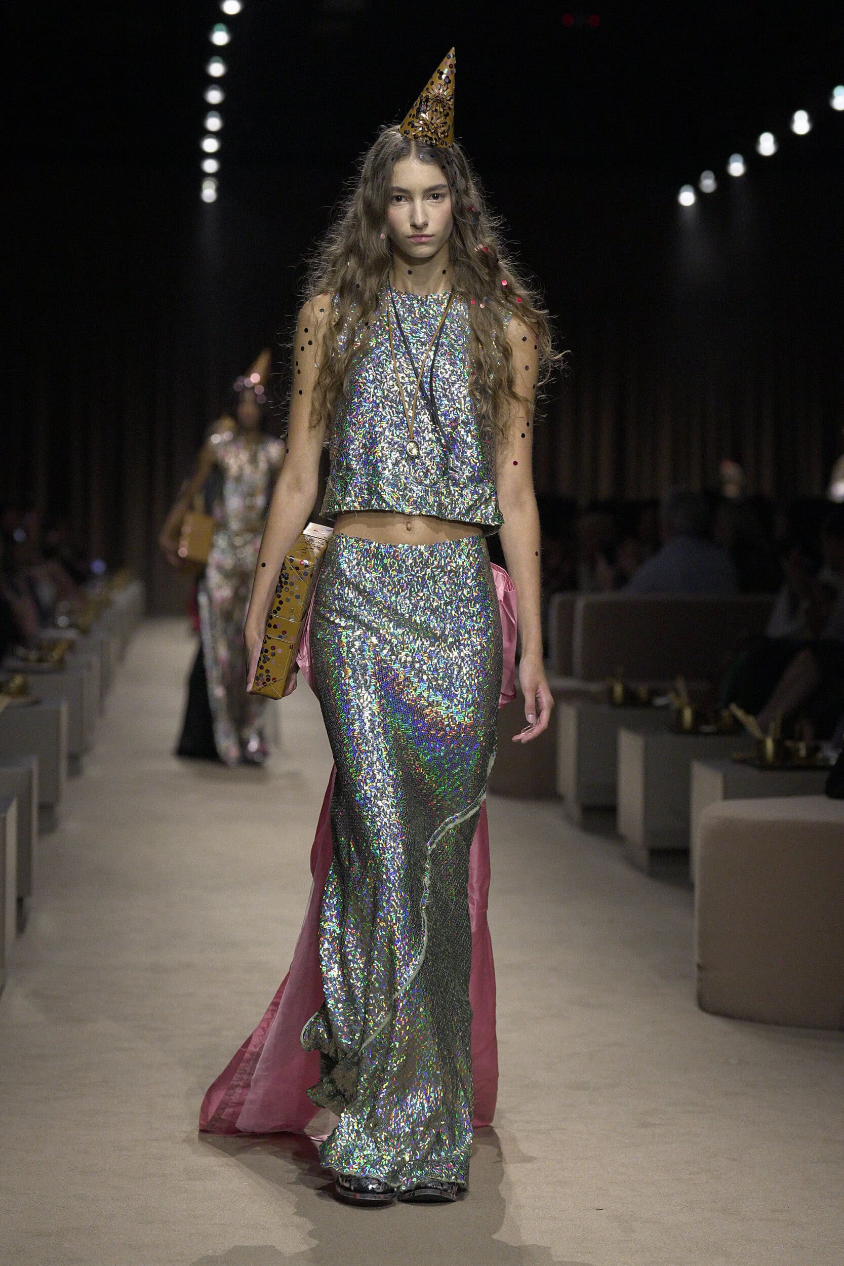Hinh anh New York Fashion Week SS 2027: Khi xa xỉ hạ mình trước cơn bão lạm phát 18