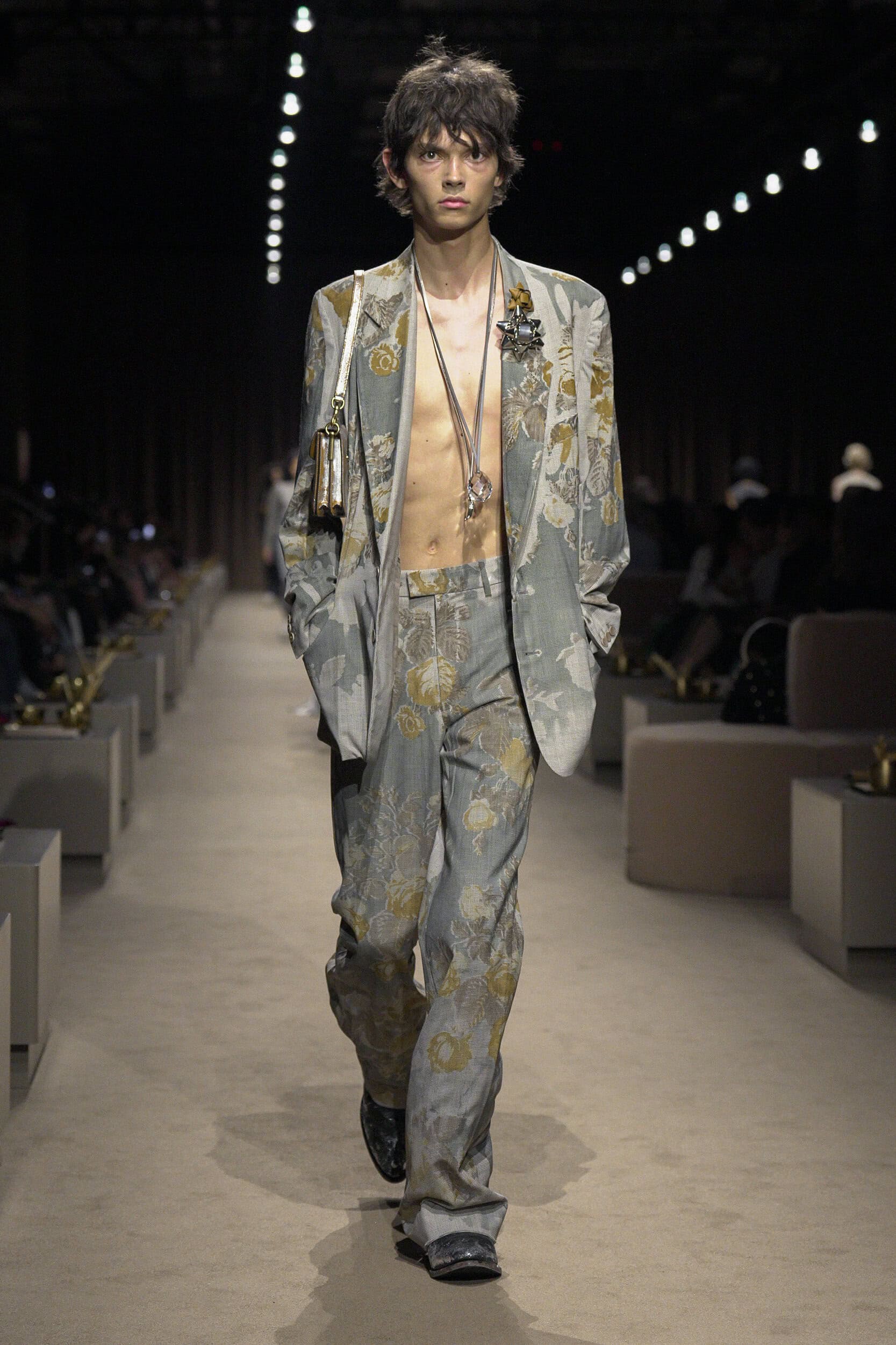 Hinh anh New York Fashion Week SS 2027: Khi xa xỉ hạ mình trước cơn bão lạm phát 19