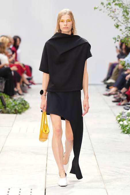 Hinh anh New York Fashion Week SS 2027: Khi xa xỉ hạ mình trước cơn bão lạm phát 11