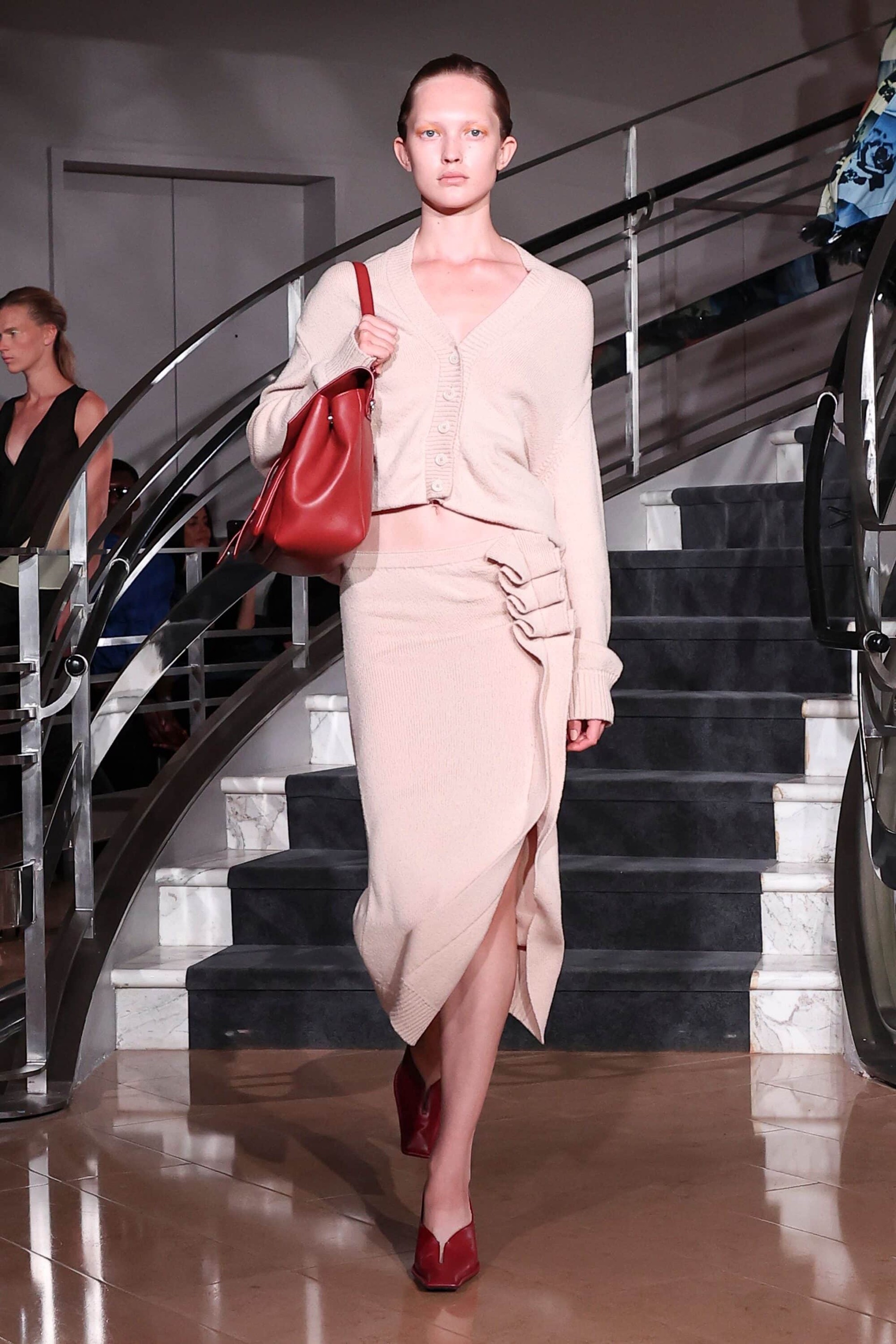 Hinh anh New York Fashion Week SS 2027: Khi xa xỉ hạ mình trước cơn bão lạm phát 42