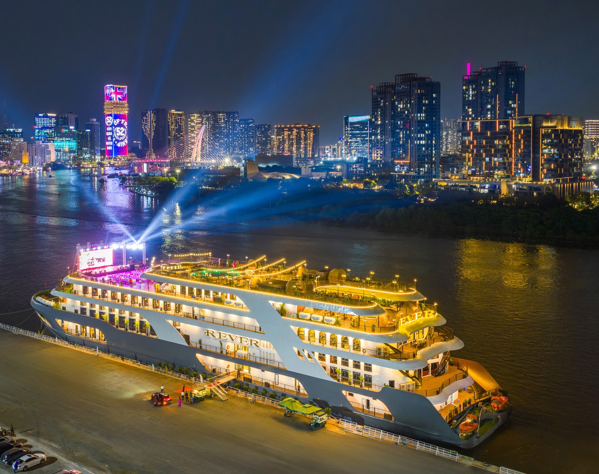 Hinh anh REVER Cruise: Không gian mới cho Year-End Party cuối năm 1