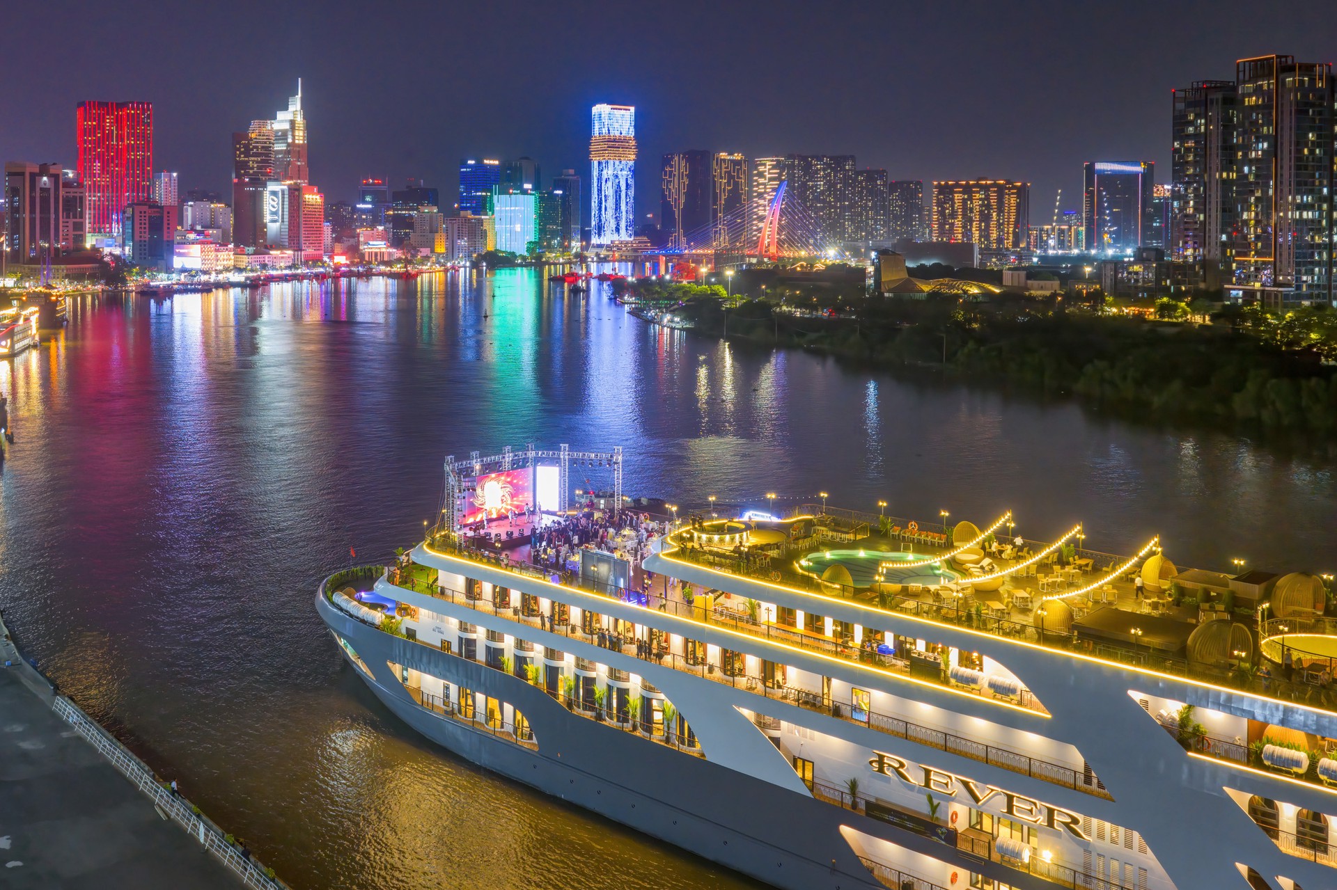 Hinh anh REVER Cruise: Không gian mới cho Year-End Party cuối năm 6