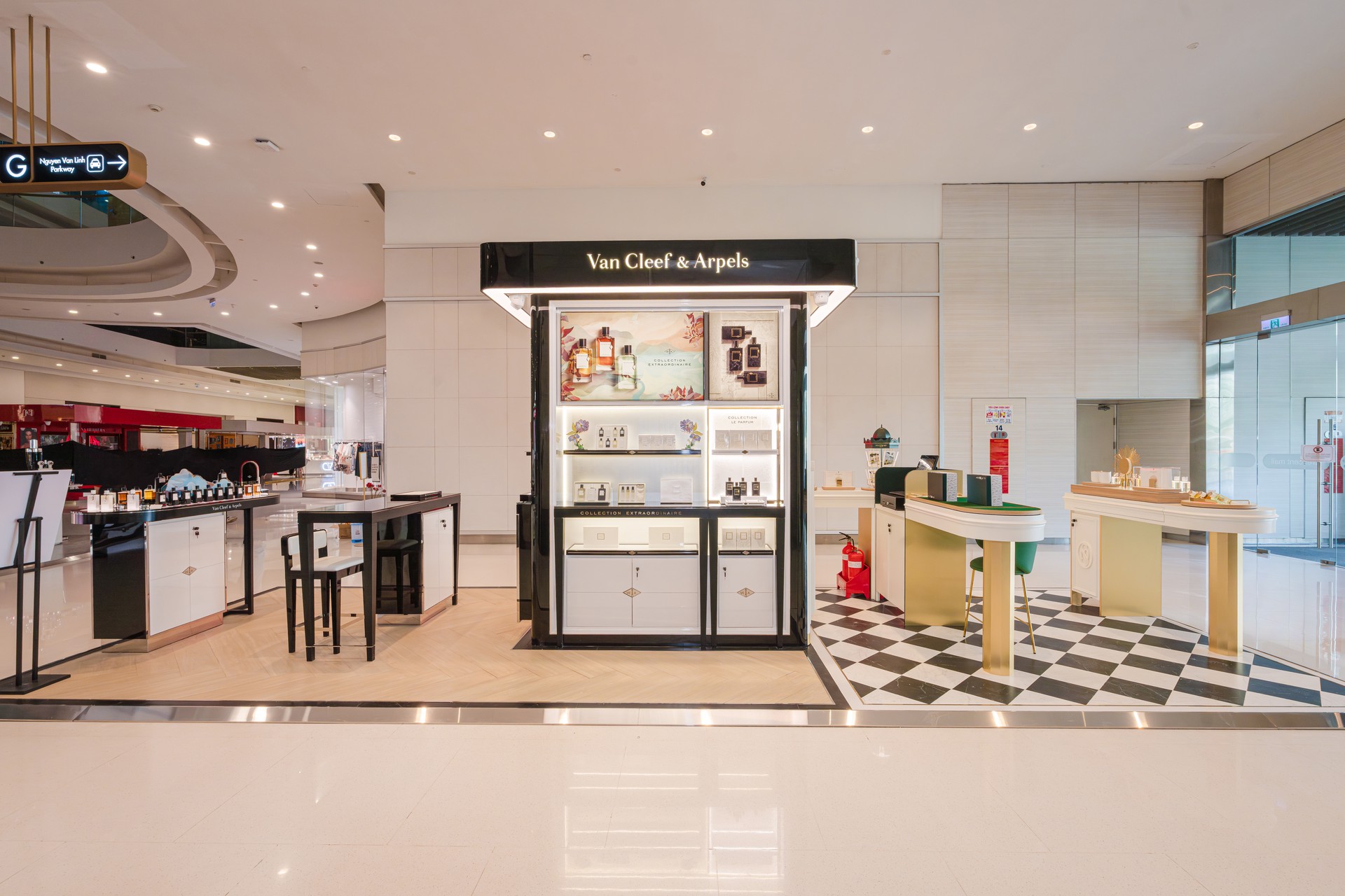 Hinh anh Van Cleef & Arpels khai mở không gian mùi hương tại TP.HCM 1