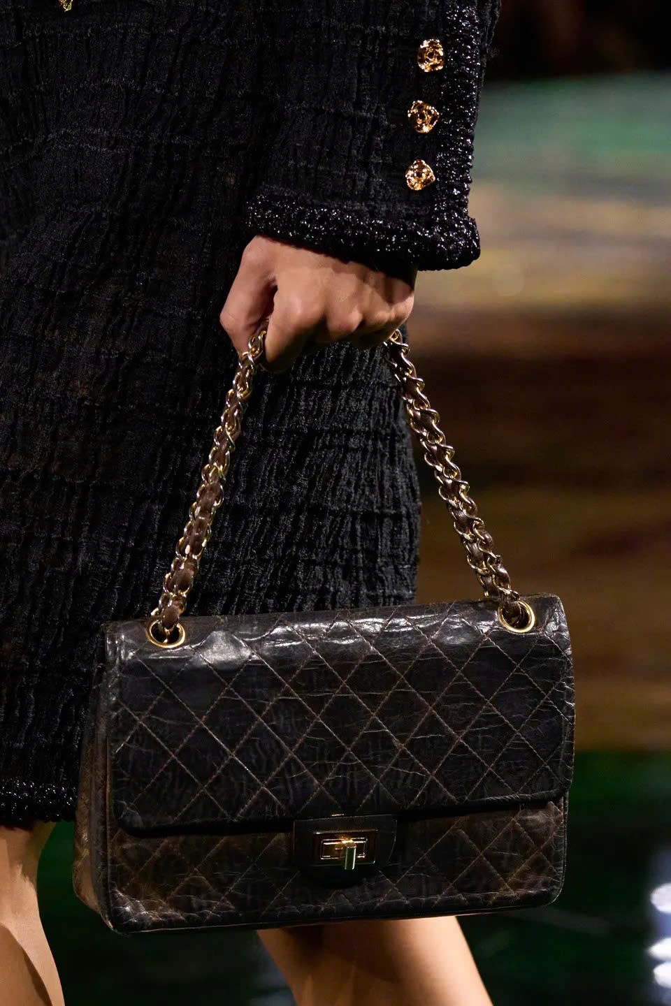 Hinh anh Blazy gọi quá trình này là “Chanel-ized”. 20
