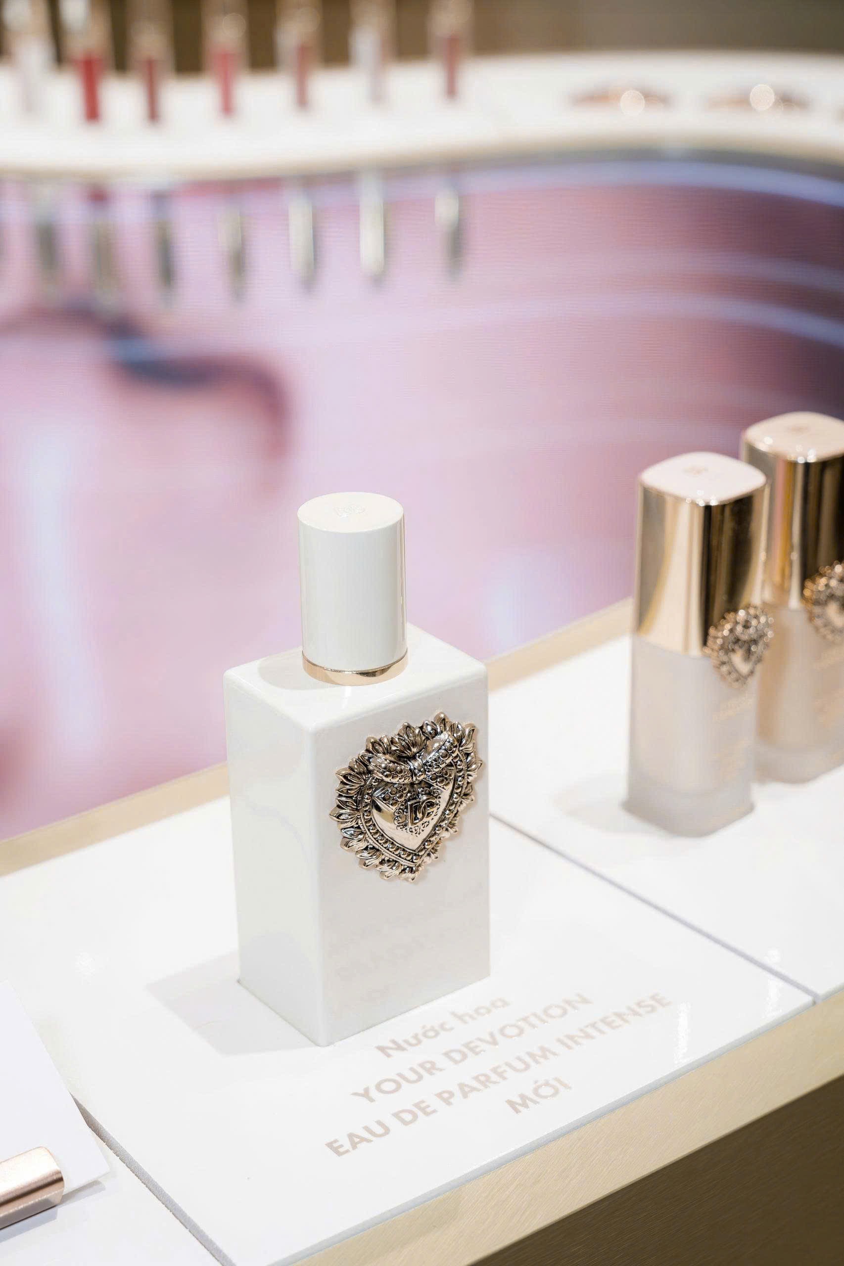 Hinh anh Theo dấu Sacred Heart dạo bước vào thế giới Dolce&Gabbana Beauty 5